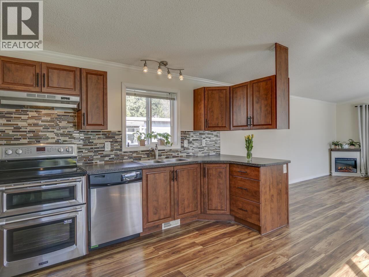 












70 40157 GOVERNMENT ROAD

,
Squamish,




British Columbia
V0N1T0

