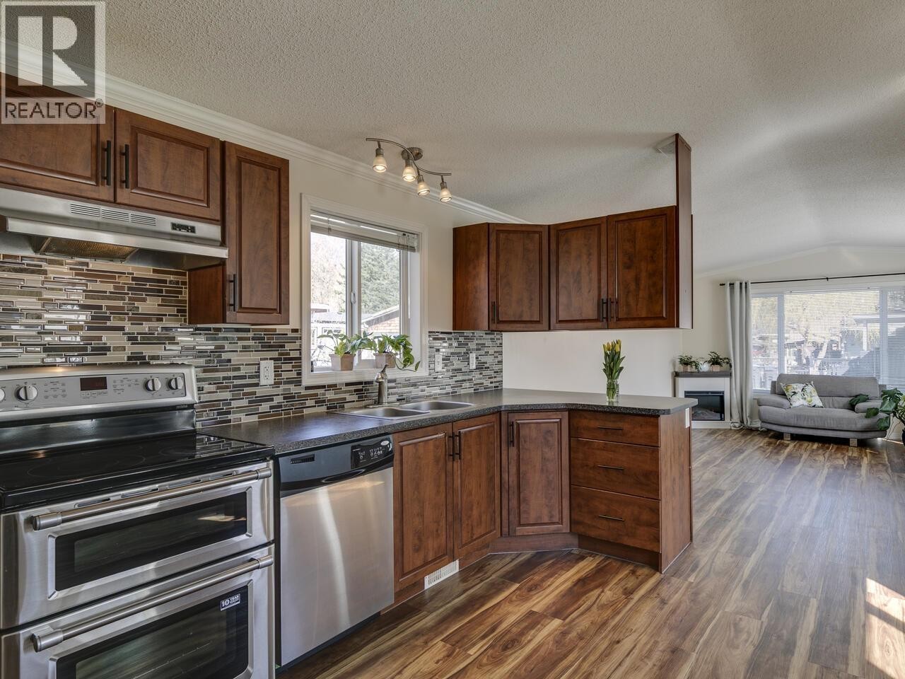 












70 40157 GOVERNMENT ROAD

,
Squamish,




British Columbia
V0N1T0

