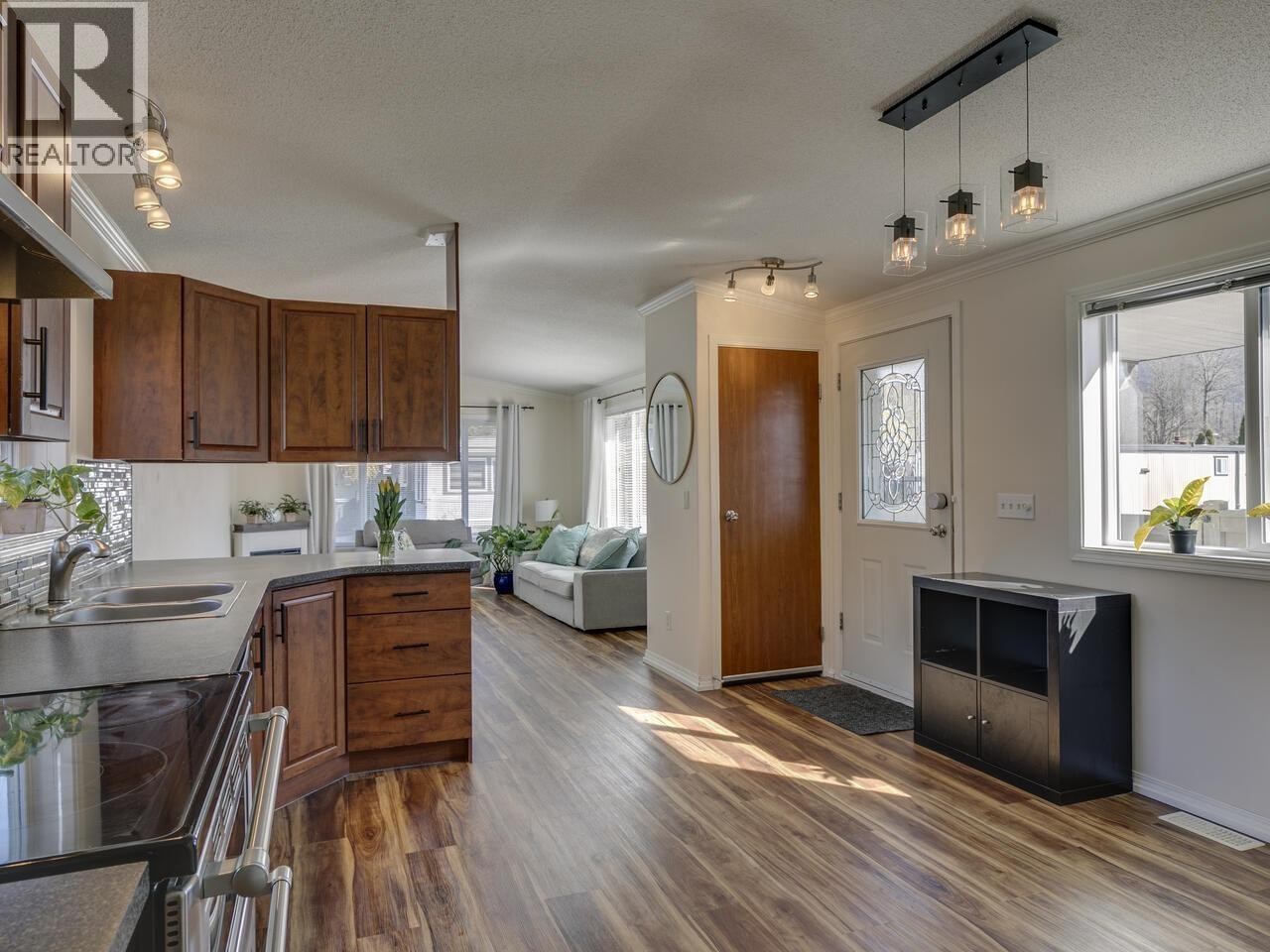 












70 40157 GOVERNMENT ROAD

,
Squamish,




British Columbia
V0N1T0

