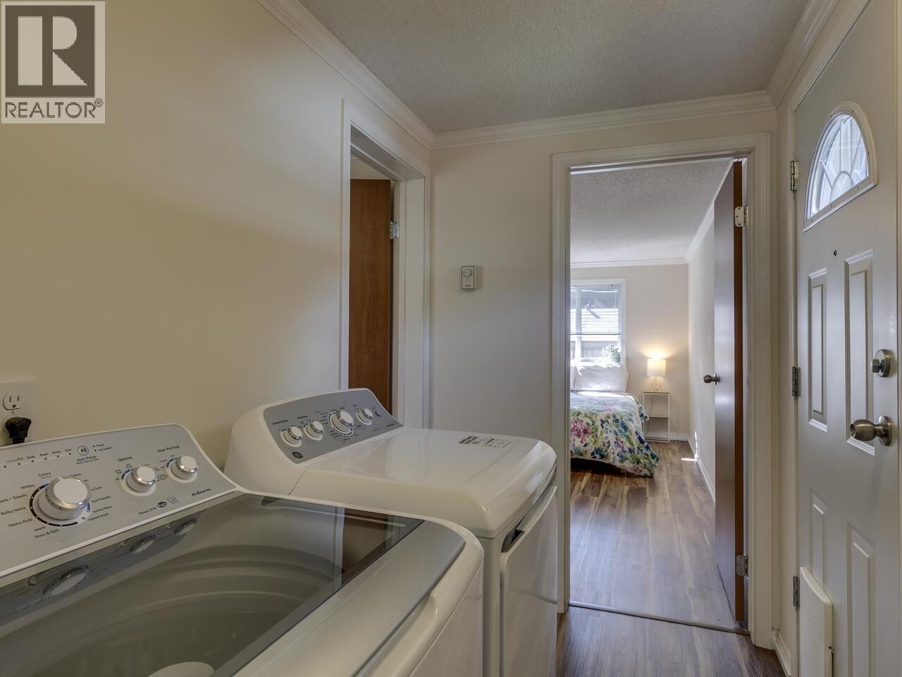 












70 40157 GOVERNMENT ROAD

,
Squamish,




British Columbia
V0N1T0

