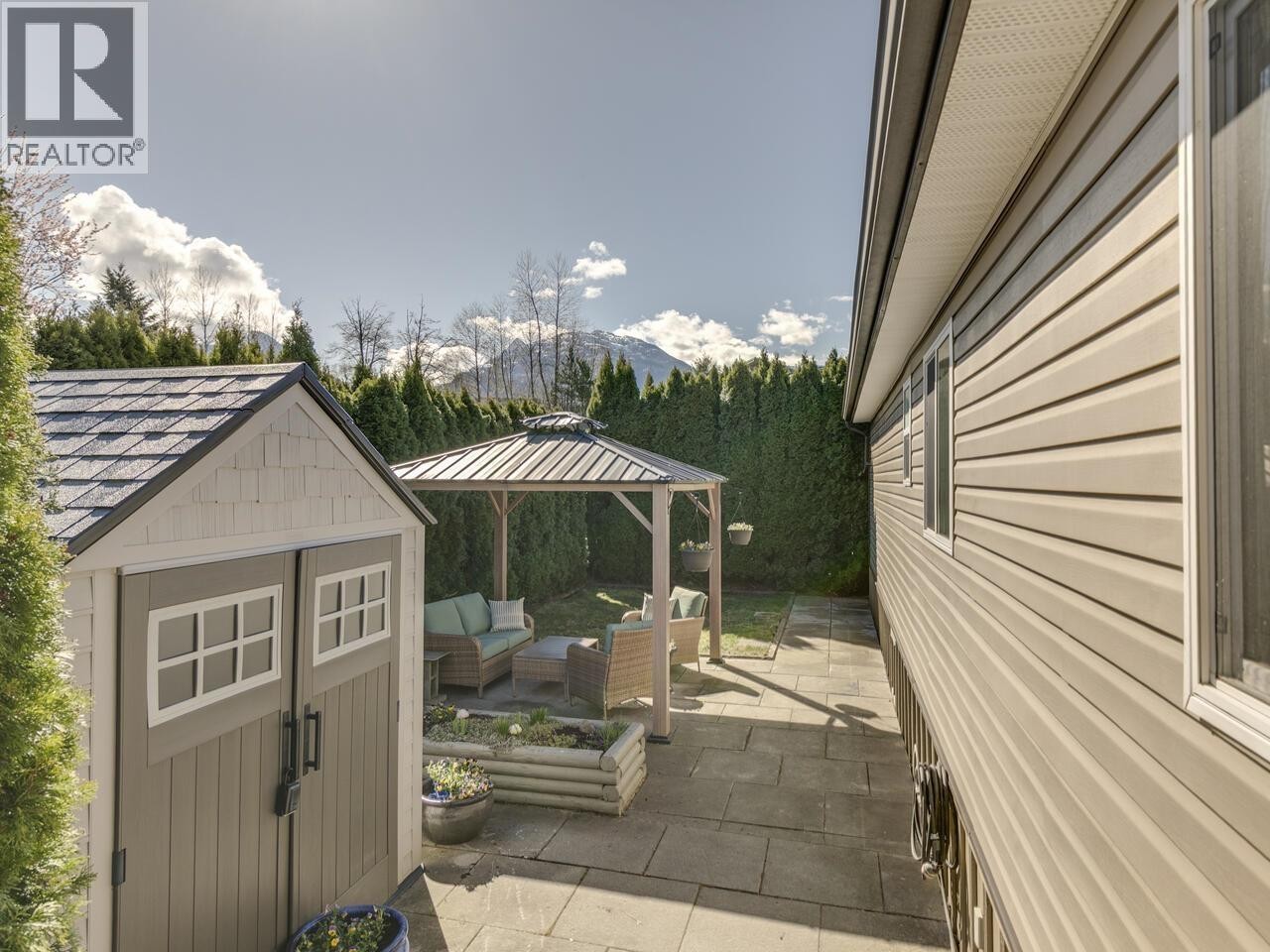












70 40157 GOVERNMENT ROAD

,
Squamish,




British Columbia
V0N1T0

