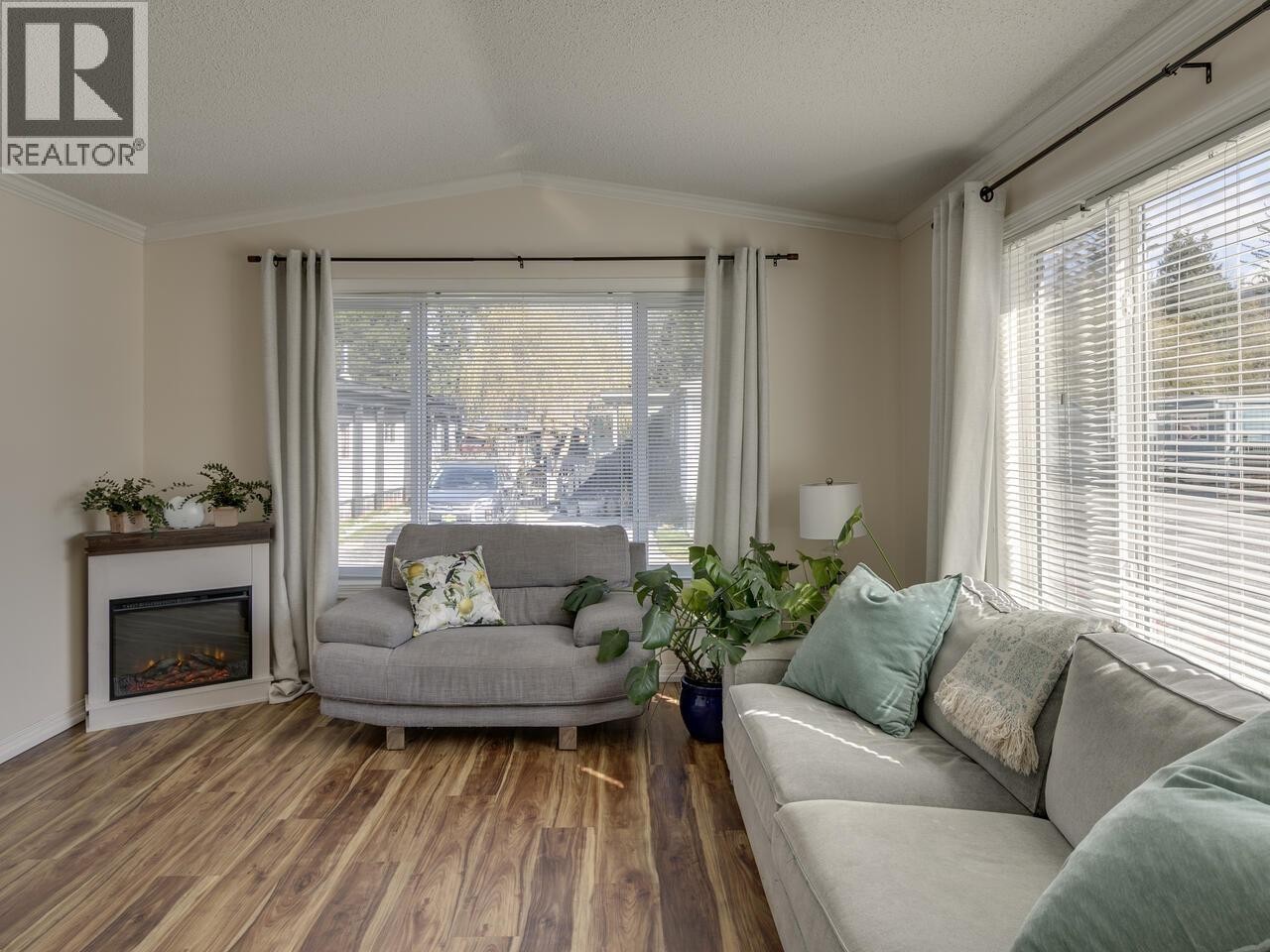 












70 40157 GOVERNMENT ROAD

,
Squamish,




British Columbia
V0N1T0

