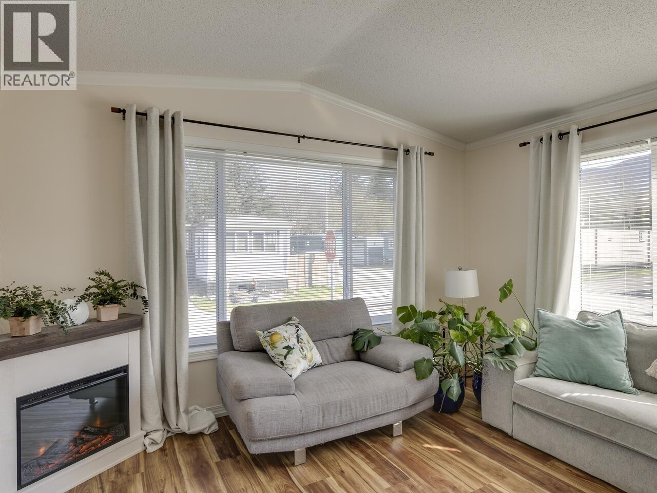 












70 40157 GOVERNMENT ROAD

,
Squamish,




British Columbia
V0N1T0

