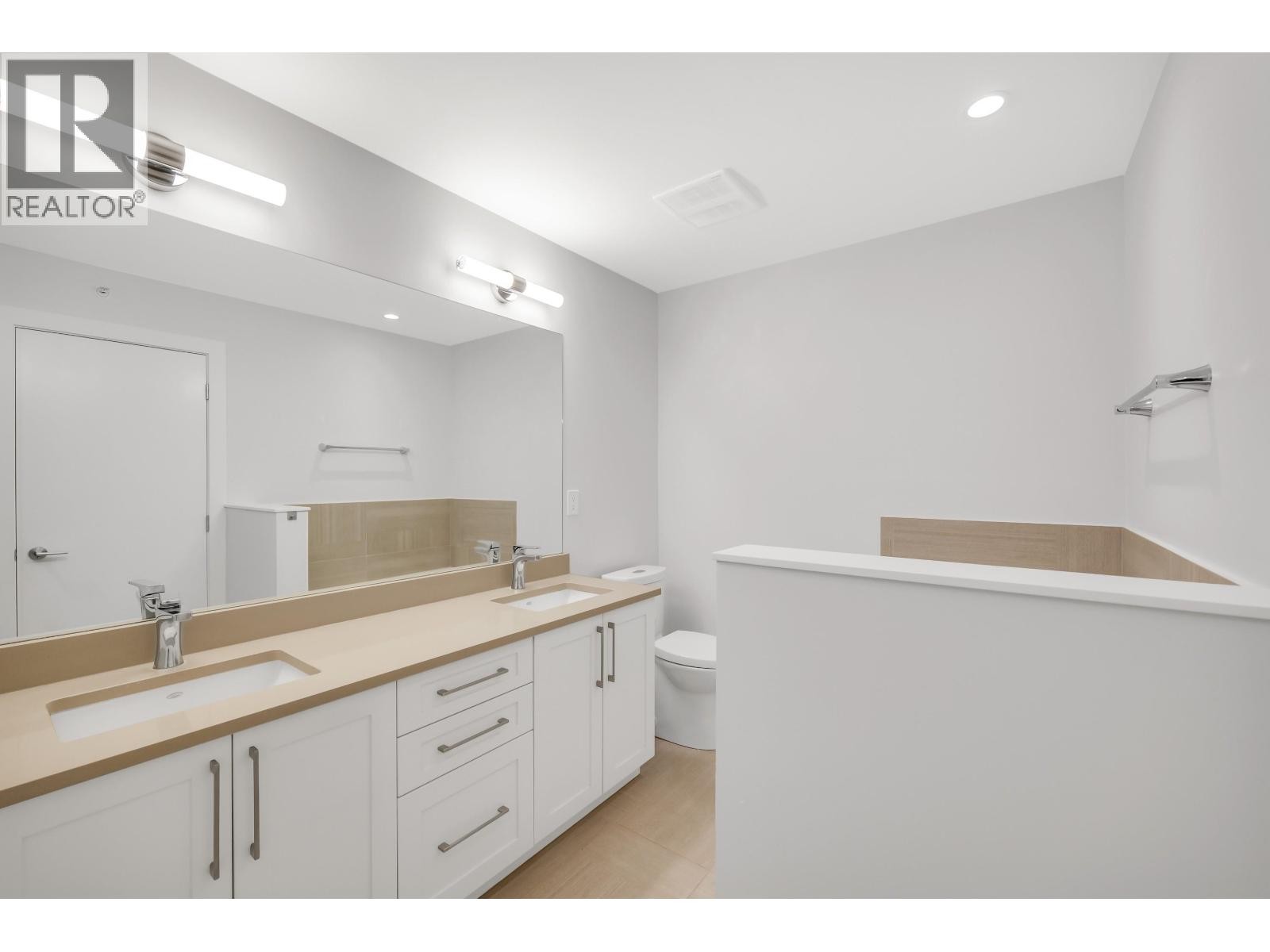 












313 41328 SKYRIDGE PLACE

,
Squamish,




British Columbia
V8B1A4

