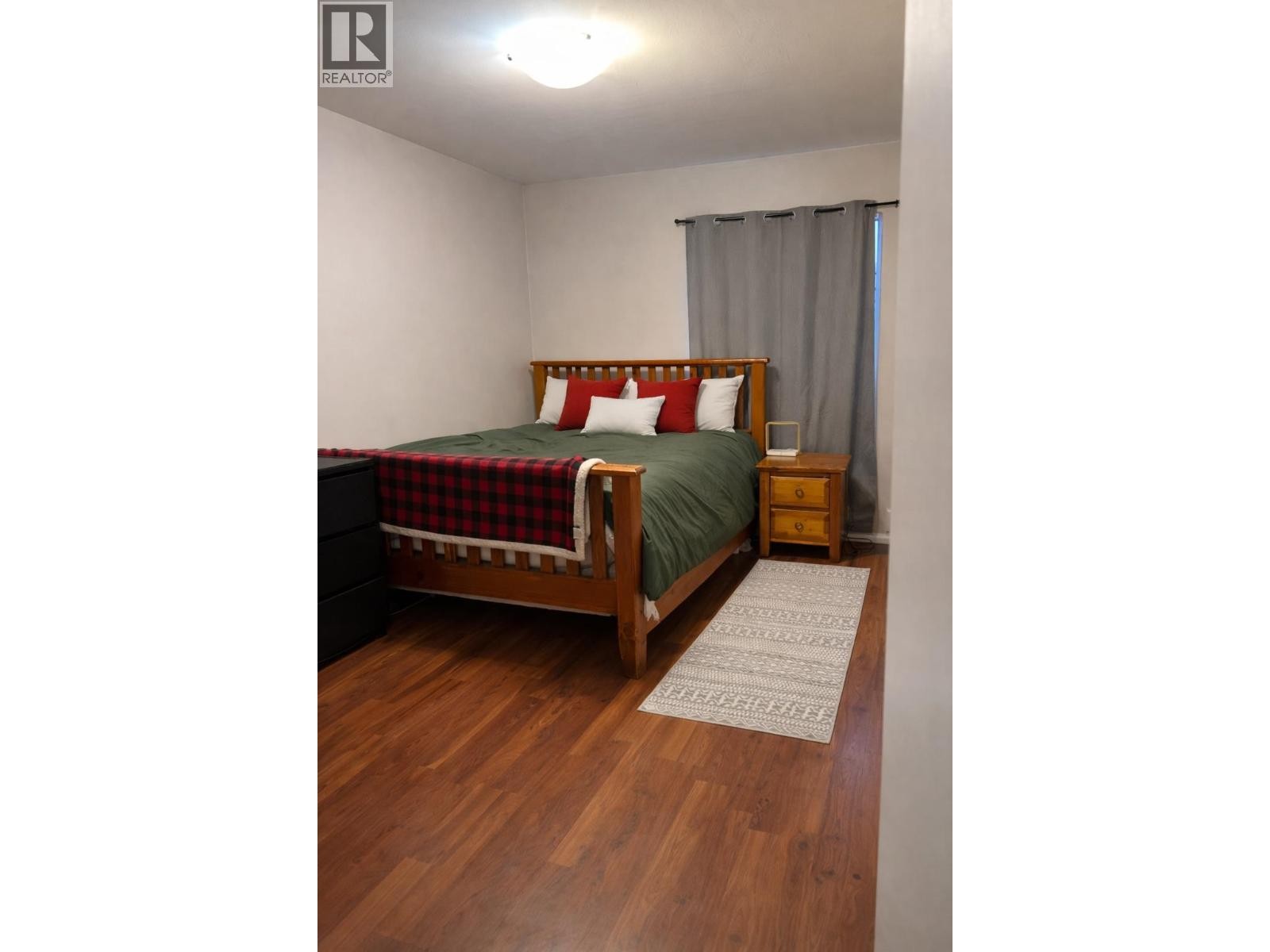 












5 38171 WESTWAY AVENUE

,
Squamish,




British Columbia
V8B0Y4

