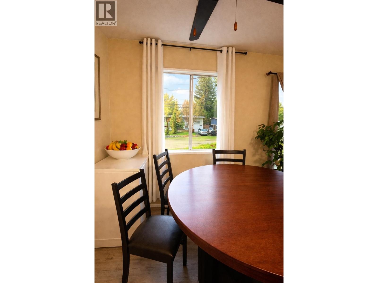 












5 38171 WESTWAY AVENUE

,
Squamish,




British Columbia
V8B0Y4

