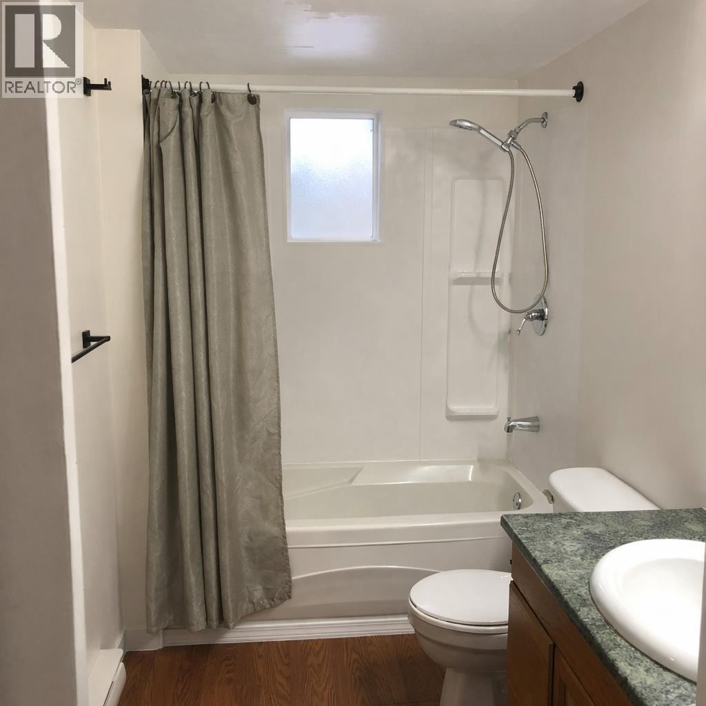 












5 38171 WESTWAY AVENUE

,
Squamish,




British Columbia
V8B0Y4


