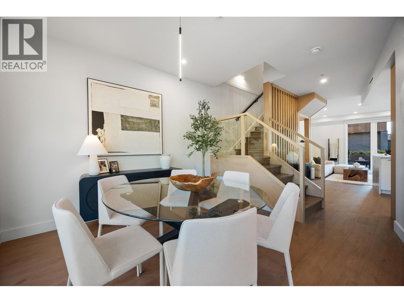 












3218 HIGHLAND BOULEVARD

,
North Vancouver,




British Columbia
V7R2V9

