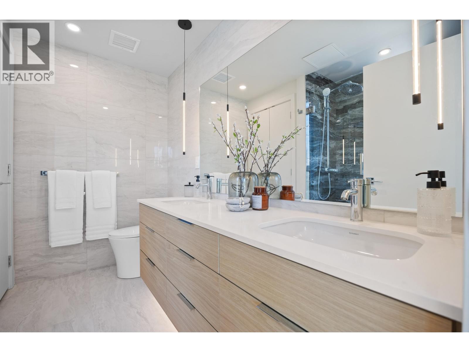 












3218 HIGHLAND BOULEVARD

,
North Vancouver,




British Columbia
V7R2V9

