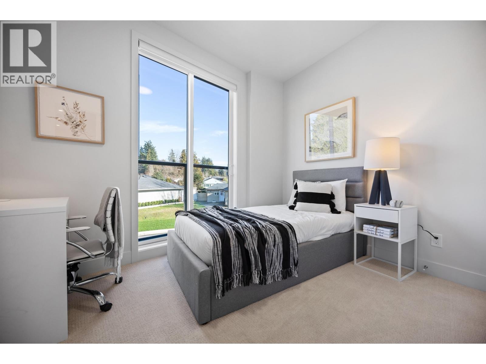 












3218 HIGHLAND BOULEVARD

,
North Vancouver,




British Columbia
V7R2V9

