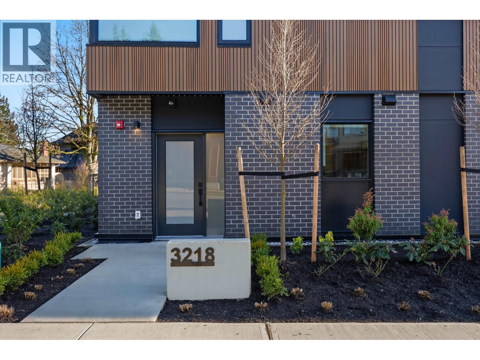 












3218 HIGHLAND BOULEVARD

,
North Vancouver,




British Columbia
V7R2V9

