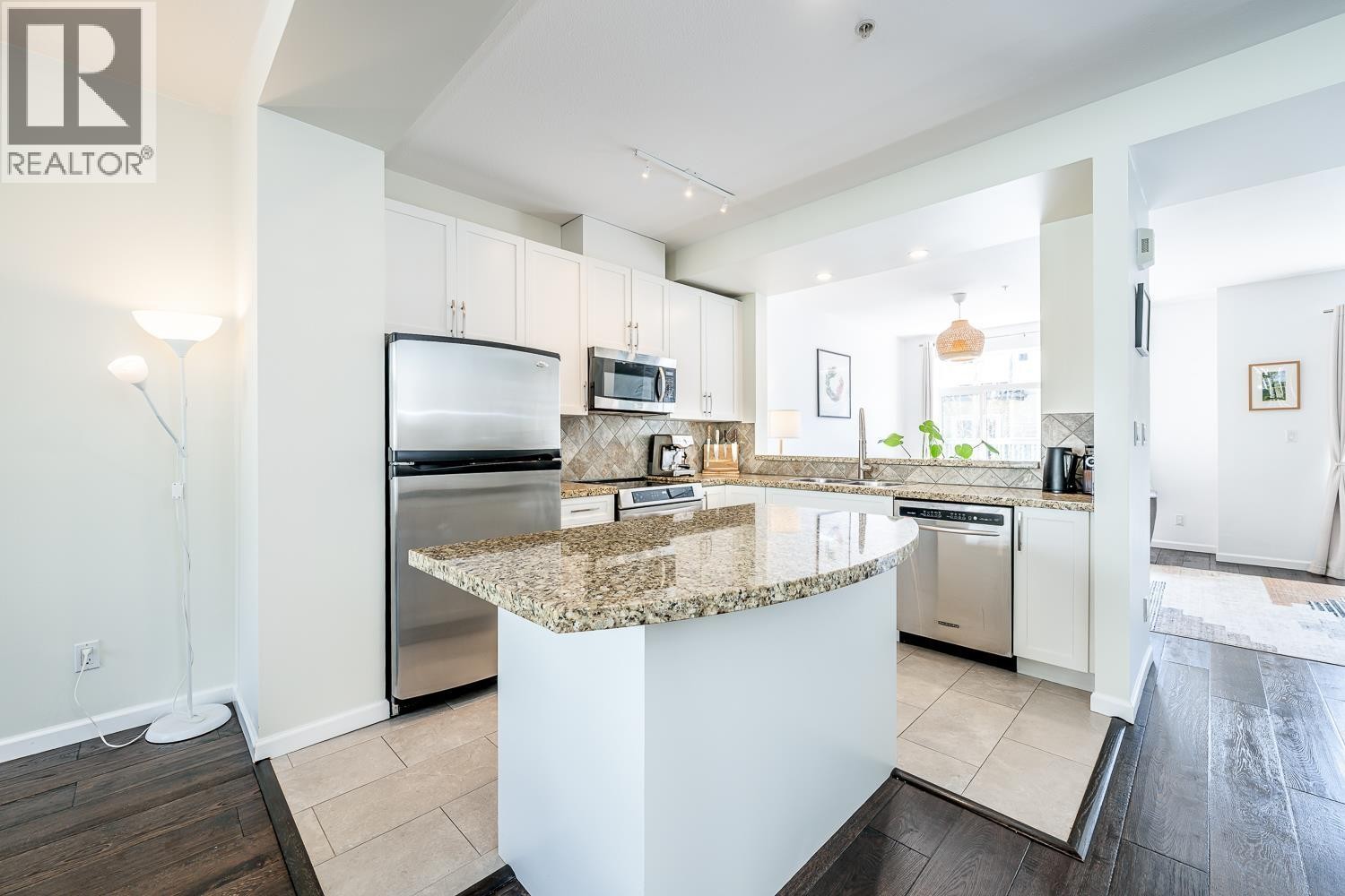 












35 40632 GOVERNMENT ROAD

,
Squamish,




British Columbia
V8B0M7

