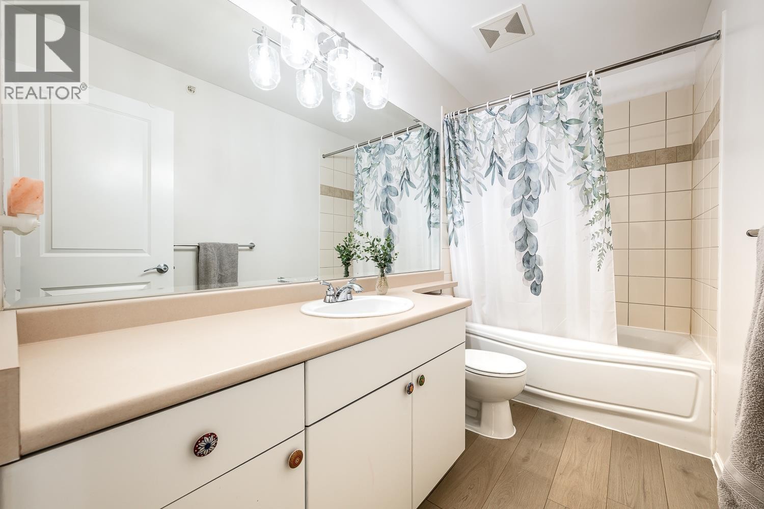 












35 40632 GOVERNMENT ROAD

,
Squamish,




British Columbia
V8B0M7

