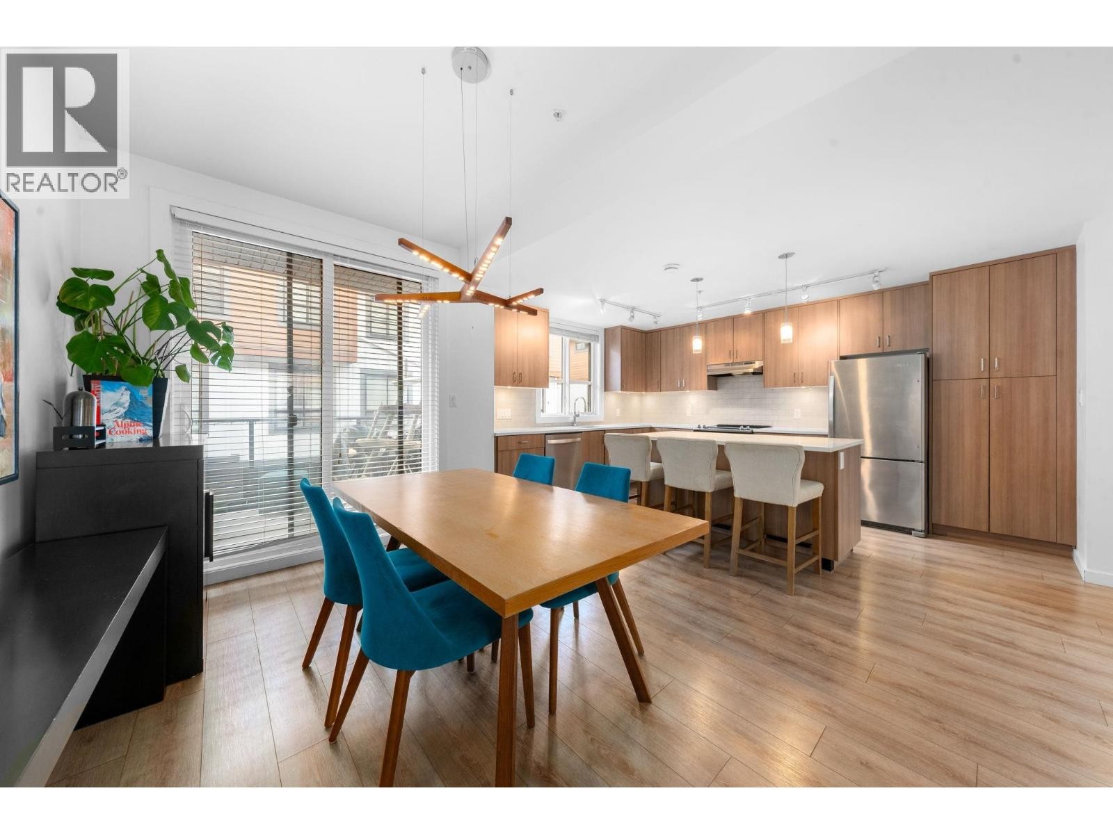 












20 39769 GOVERNMENT ROAD

,
Squamish,




British Columbia
V8B0Z1

