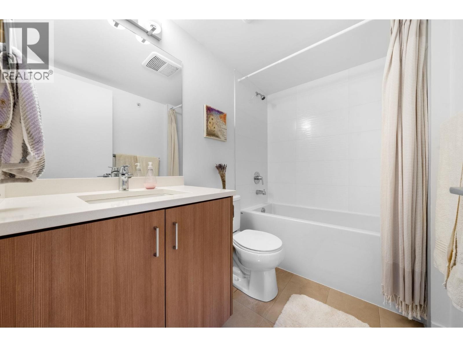 












20 39769 GOVERNMENT ROAD

,
Squamish,




British Columbia
V8B0Z1

