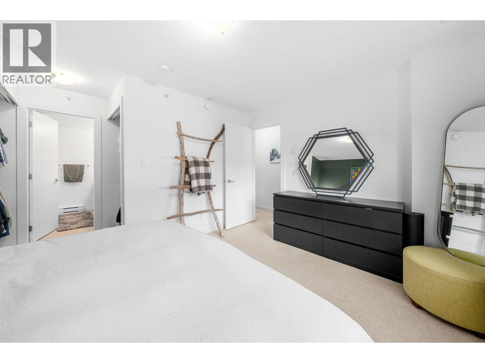 












20 39769 GOVERNMENT ROAD

,
Squamish,




British Columbia
V8B0Z1

