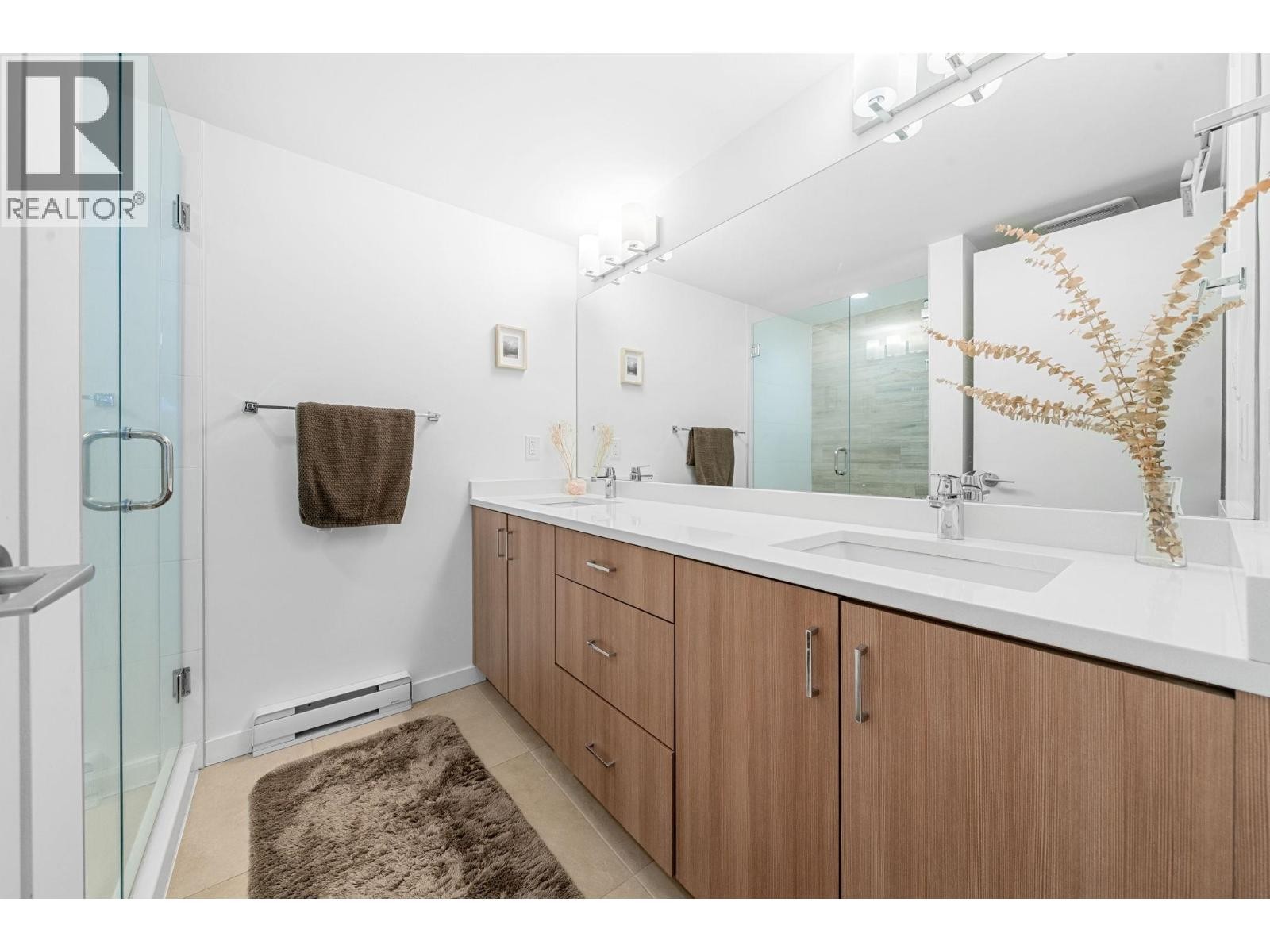 












20 39769 GOVERNMENT ROAD

,
Squamish,




British Columbia
V8B0Z1


