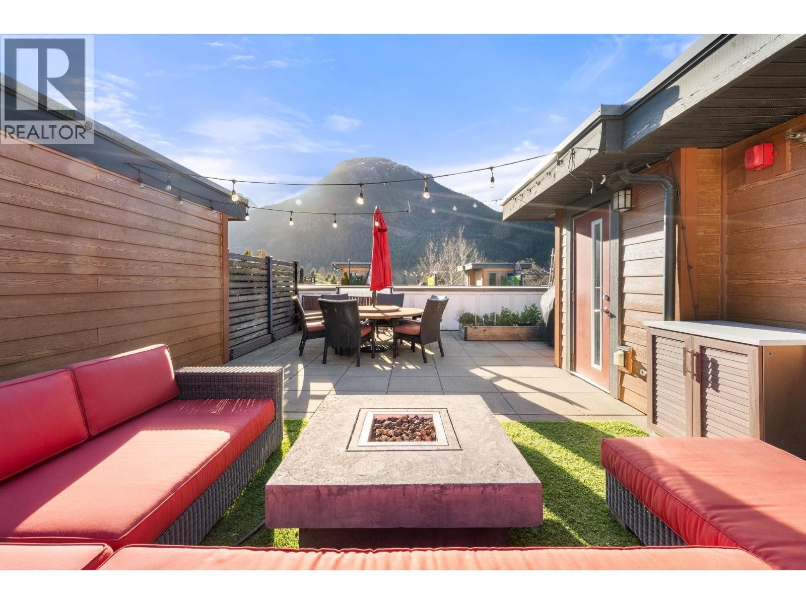 












20 39769 GOVERNMENT ROAD

,
Squamish,




British Columbia
V8B0Z1

