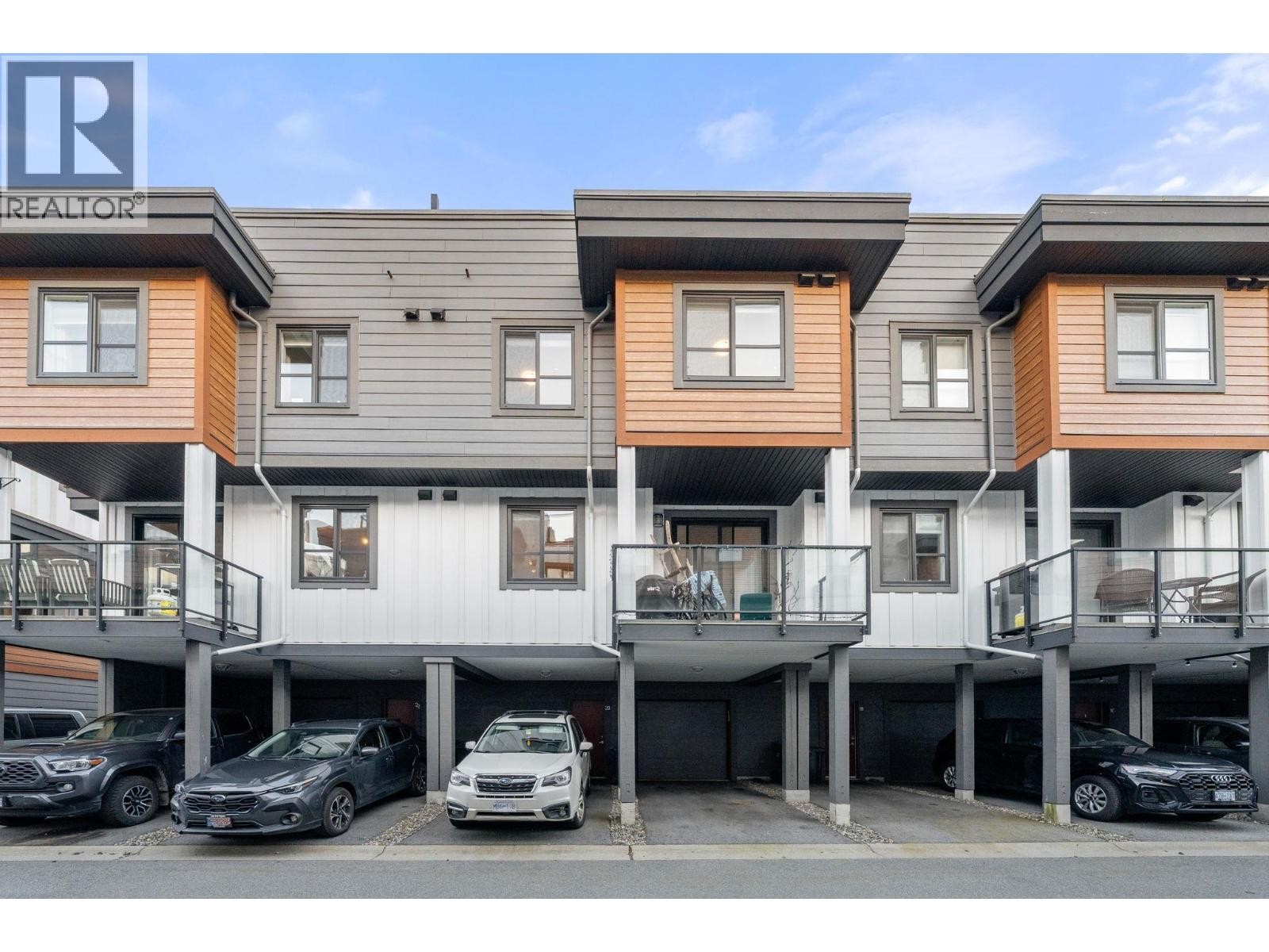












20 39769 GOVERNMENT ROAD

,
Squamish,




British Columbia
V8B0Z1


