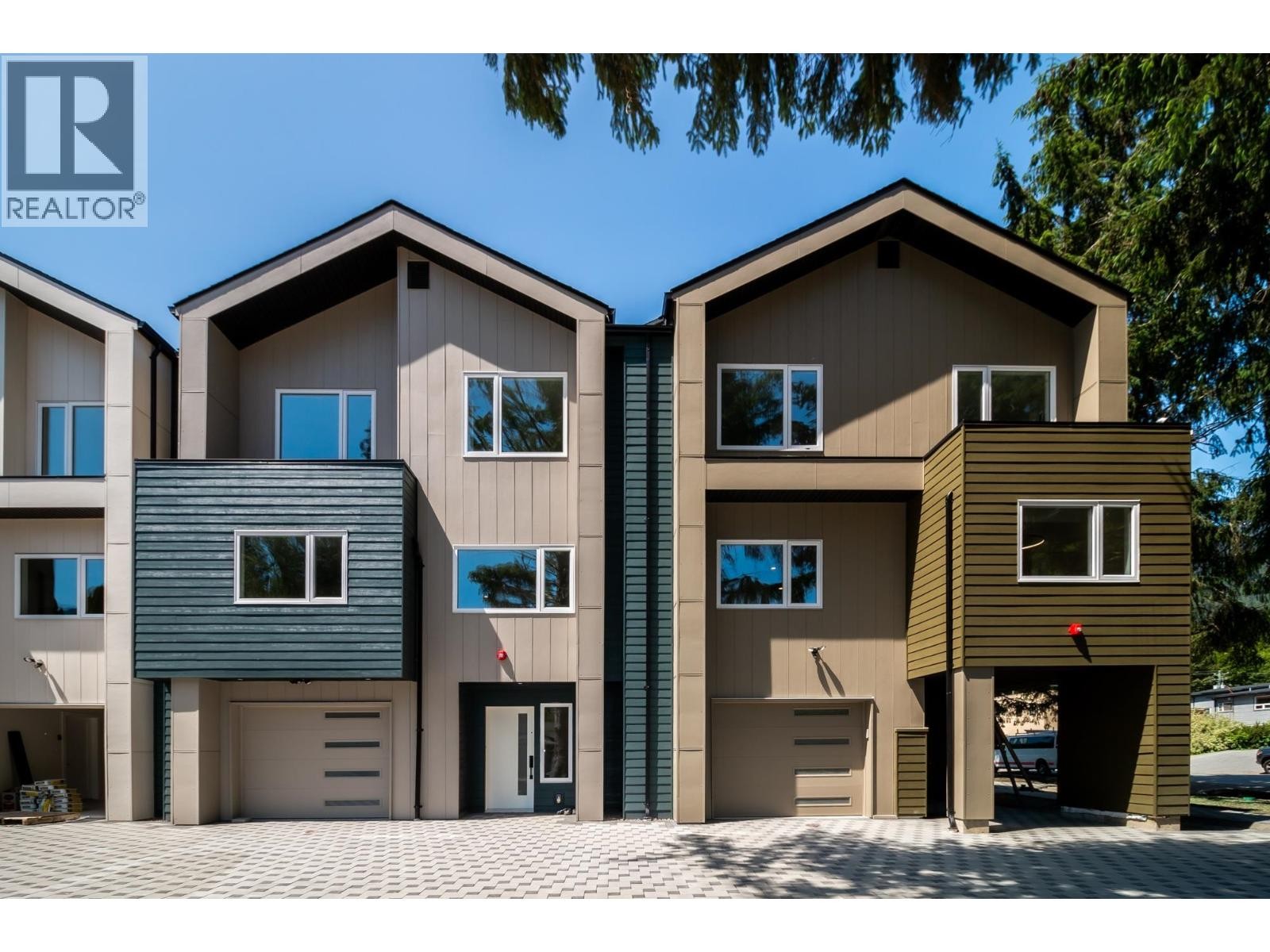 












1108 MAGEE STREET

,
Squamish,




British Columbia
V8B0E8

