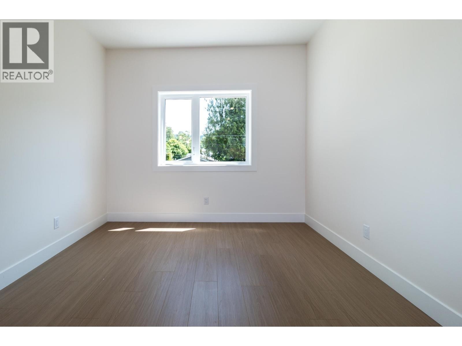 












1108 MAGEE STREET

,
Squamish,




British Columbia
V8B0E8

