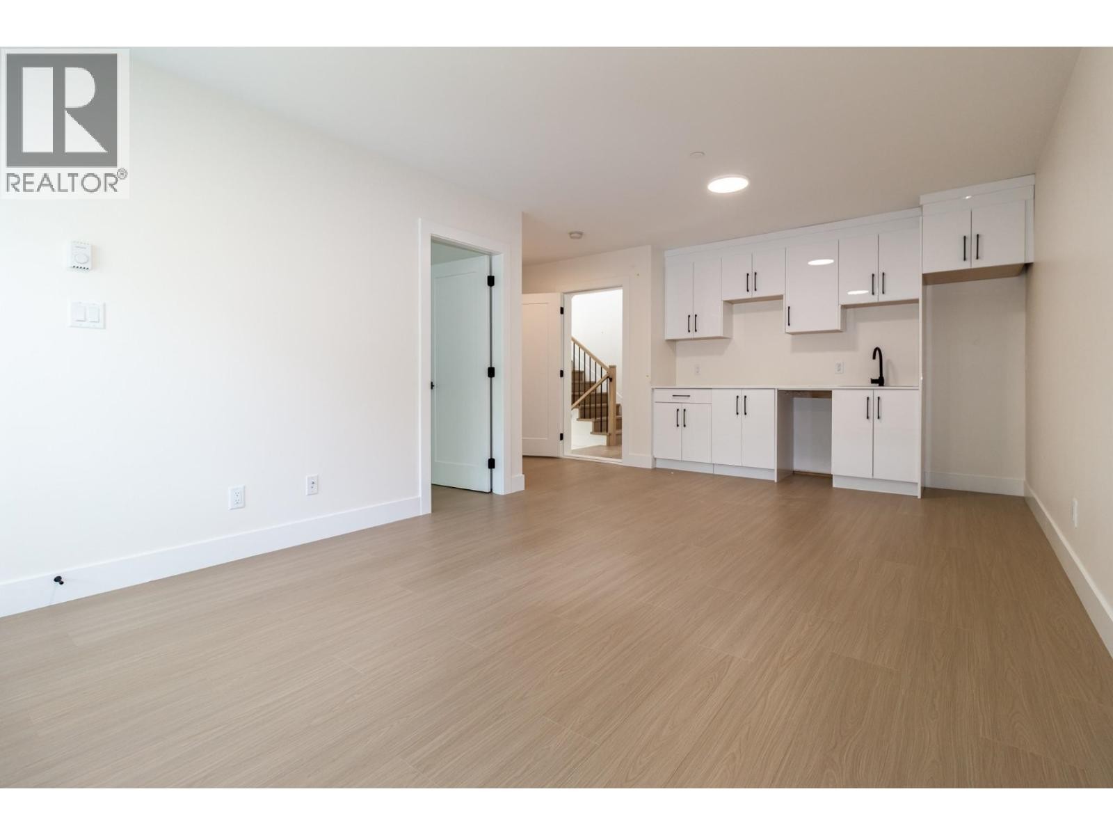 












1108 MAGEE STREET

,
Squamish,




British Columbia
V8B0E8

