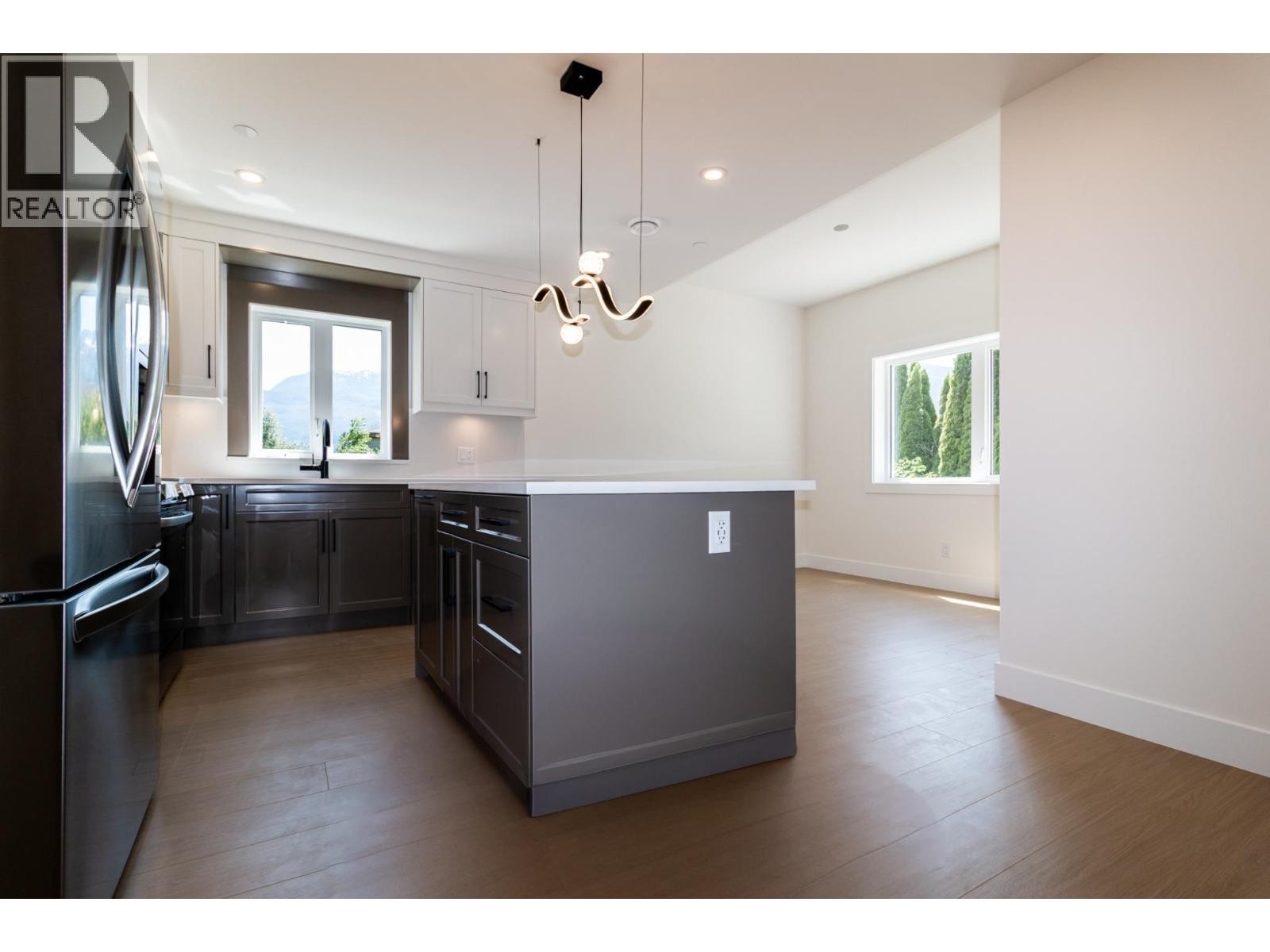 












1108 MAGEE STREET

,
Squamish,




British Columbia
V8B0E8

