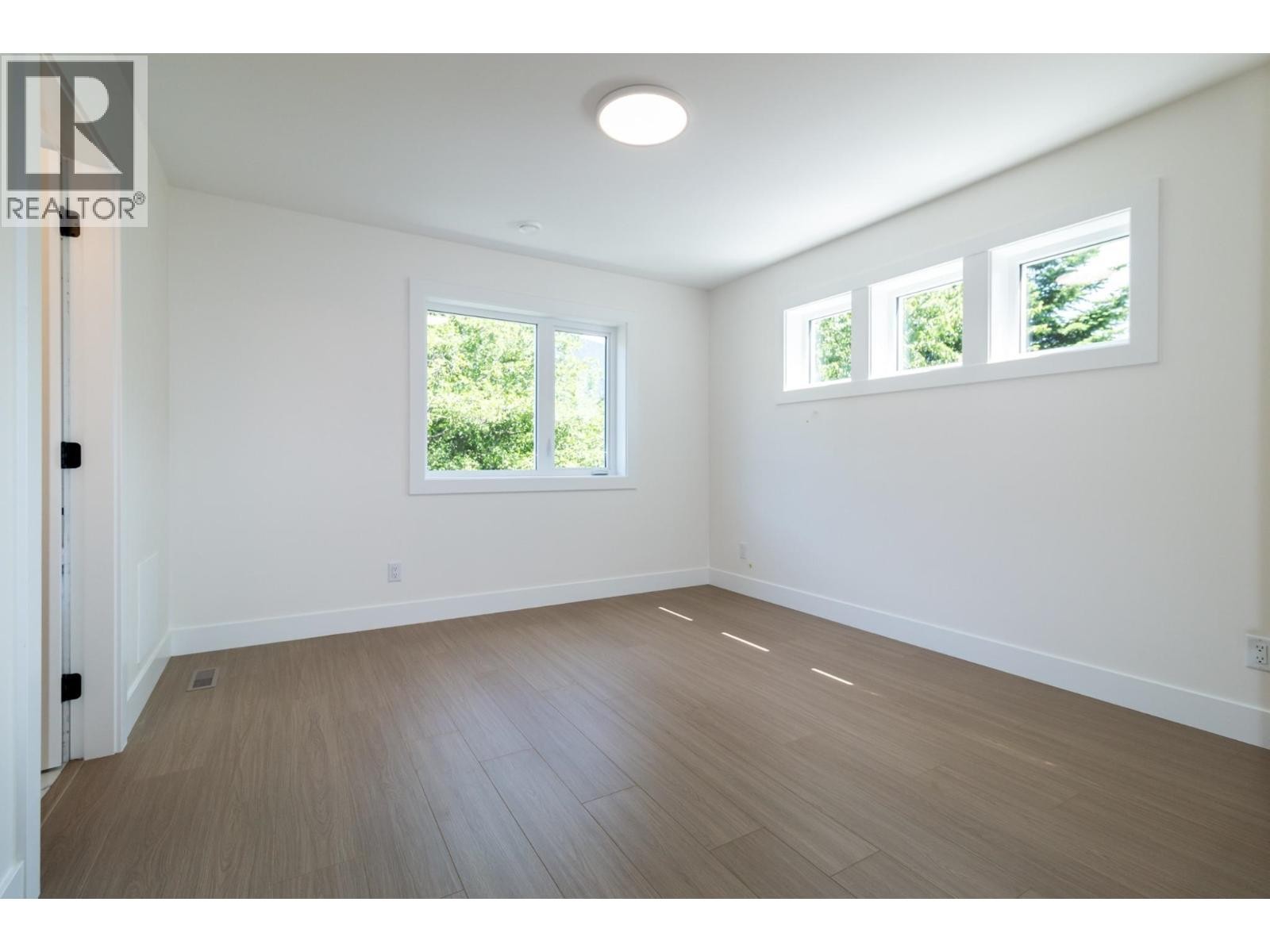 












1108 MAGEE STREET

,
Squamish,




British Columbia
V8B0E8


