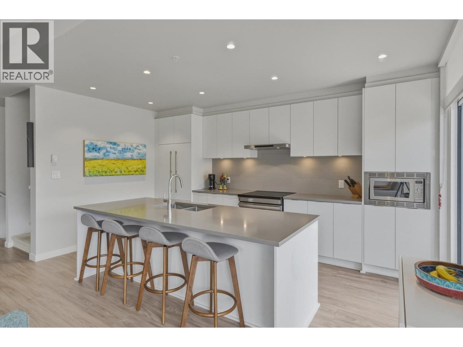 












41235 HIGHLINE PLACE

,
Squamish,




British Columbia
V8B1C2

