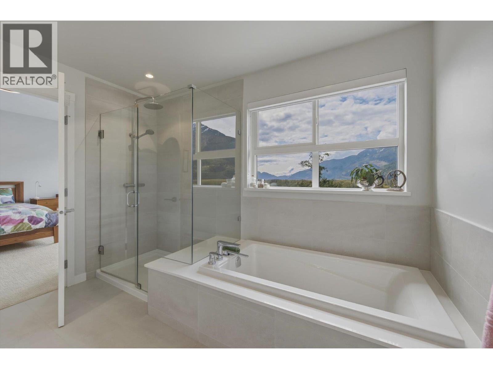 












41235 HIGHLINE PLACE

,
Squamish,




British Columbia
V8B1C2

