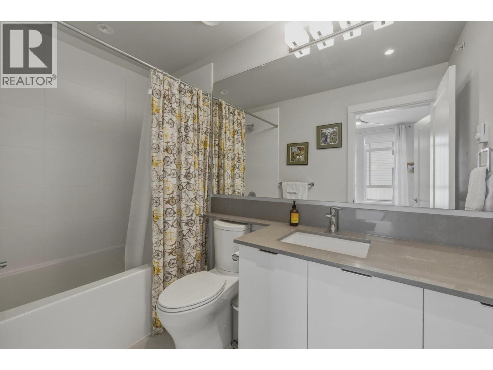 












41235 HIGHLINE PLACE

,
Squamish,




British Columbia
V8B1C2


