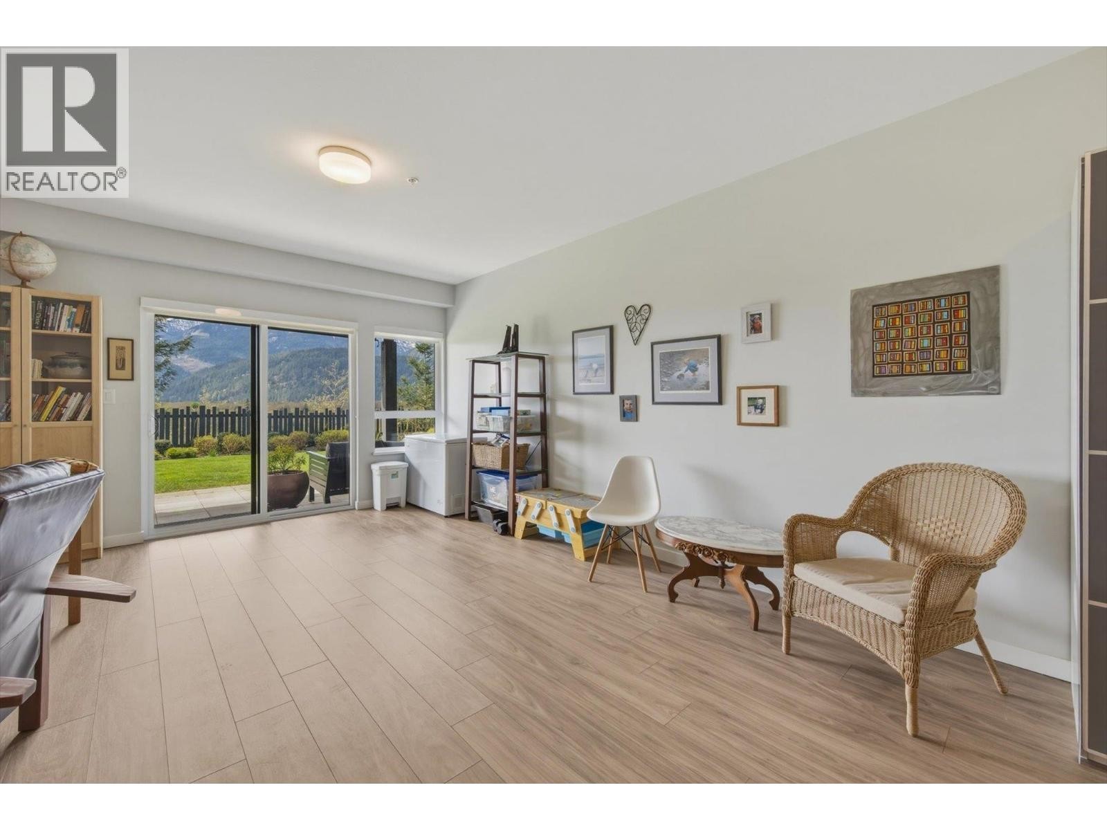 












41235 HIGHLINE PLACE

,
Squamish,




British Columbia
V8B1C2

