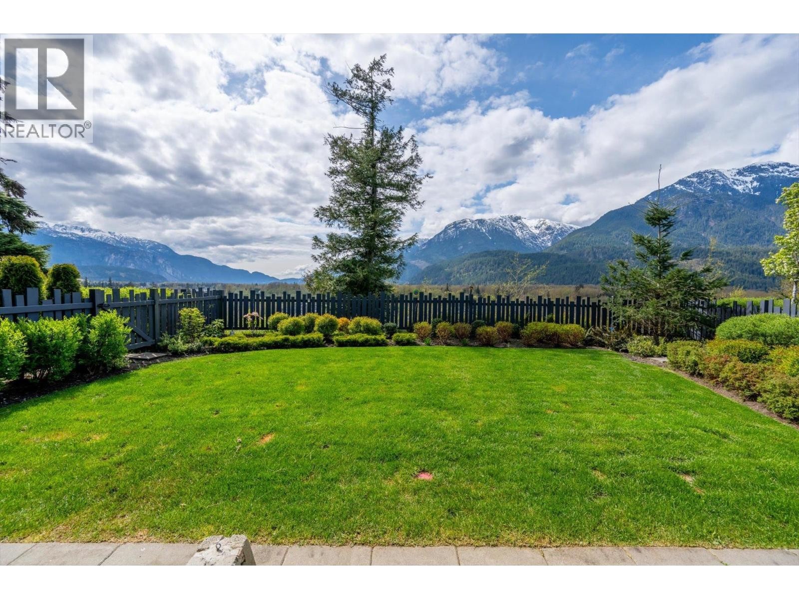 












41235 HIGHLINE PLACE

,
Squamish,




British Columbia
V8B1C2

