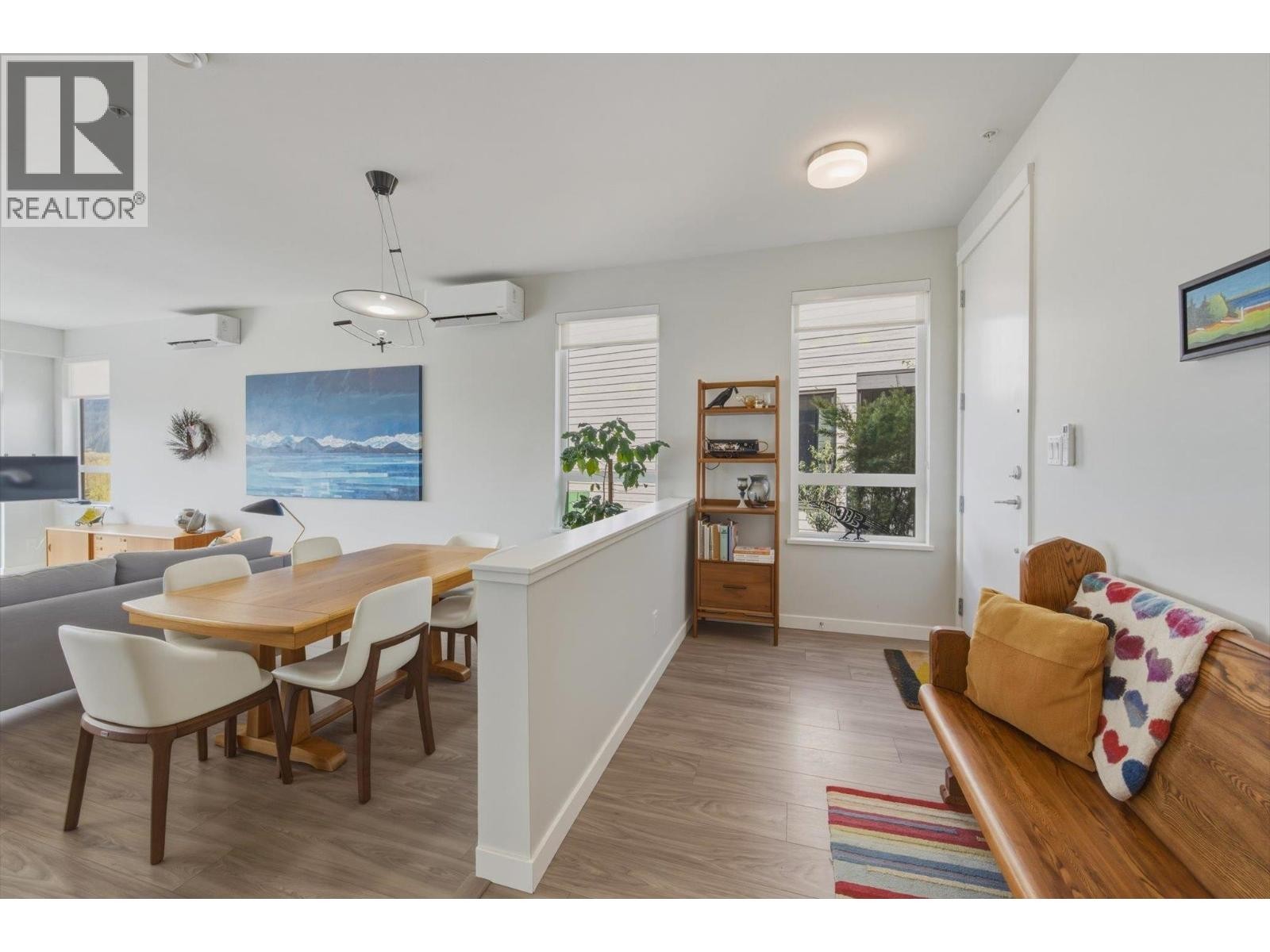 












41235 HIGHLINE PLACE

,
Squamish,




British Columbia
V8B1C2

