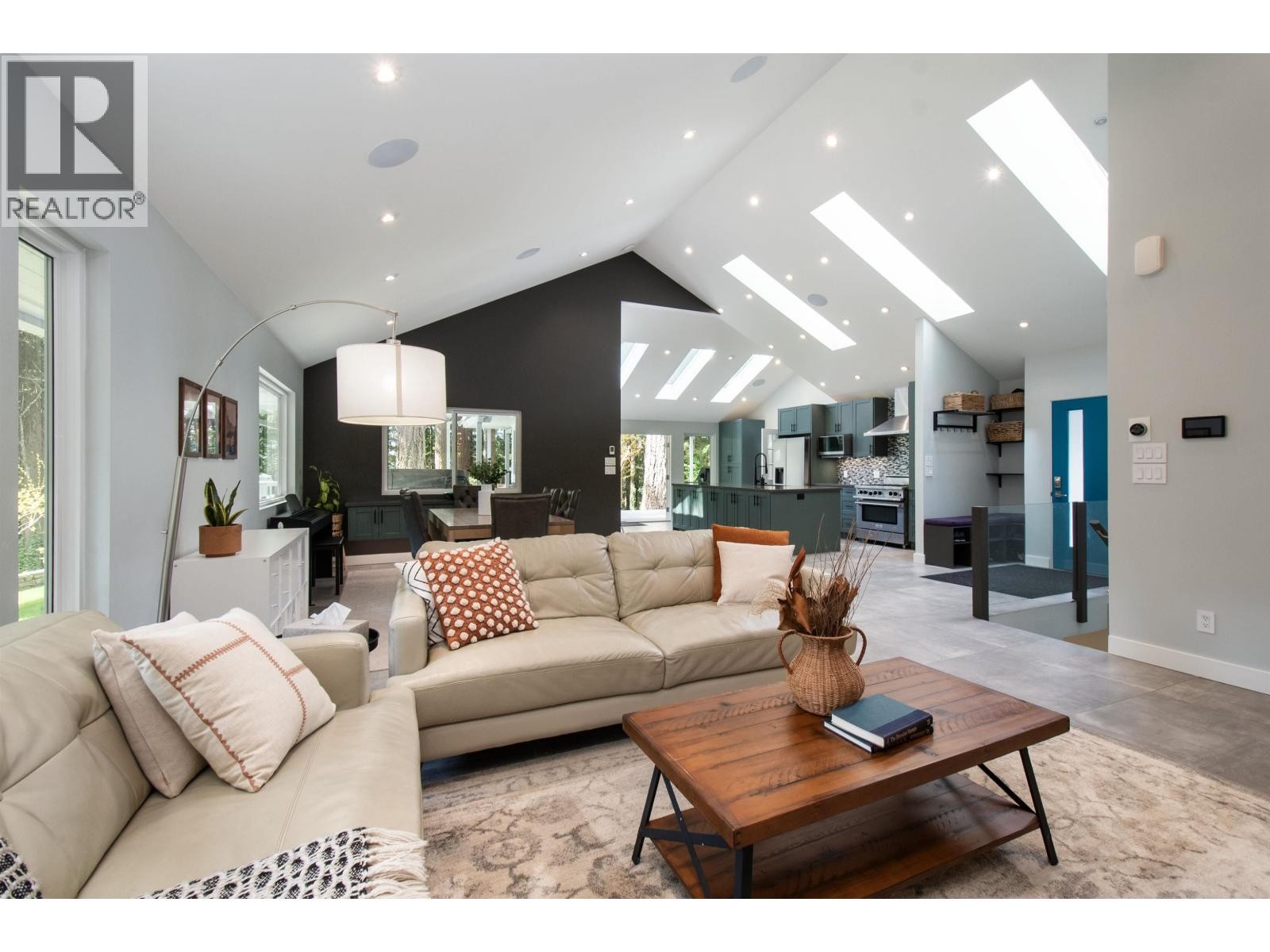 












2551 HYANNIS POINT

,
North Vancouver,




British Columbia
V7H1R9

