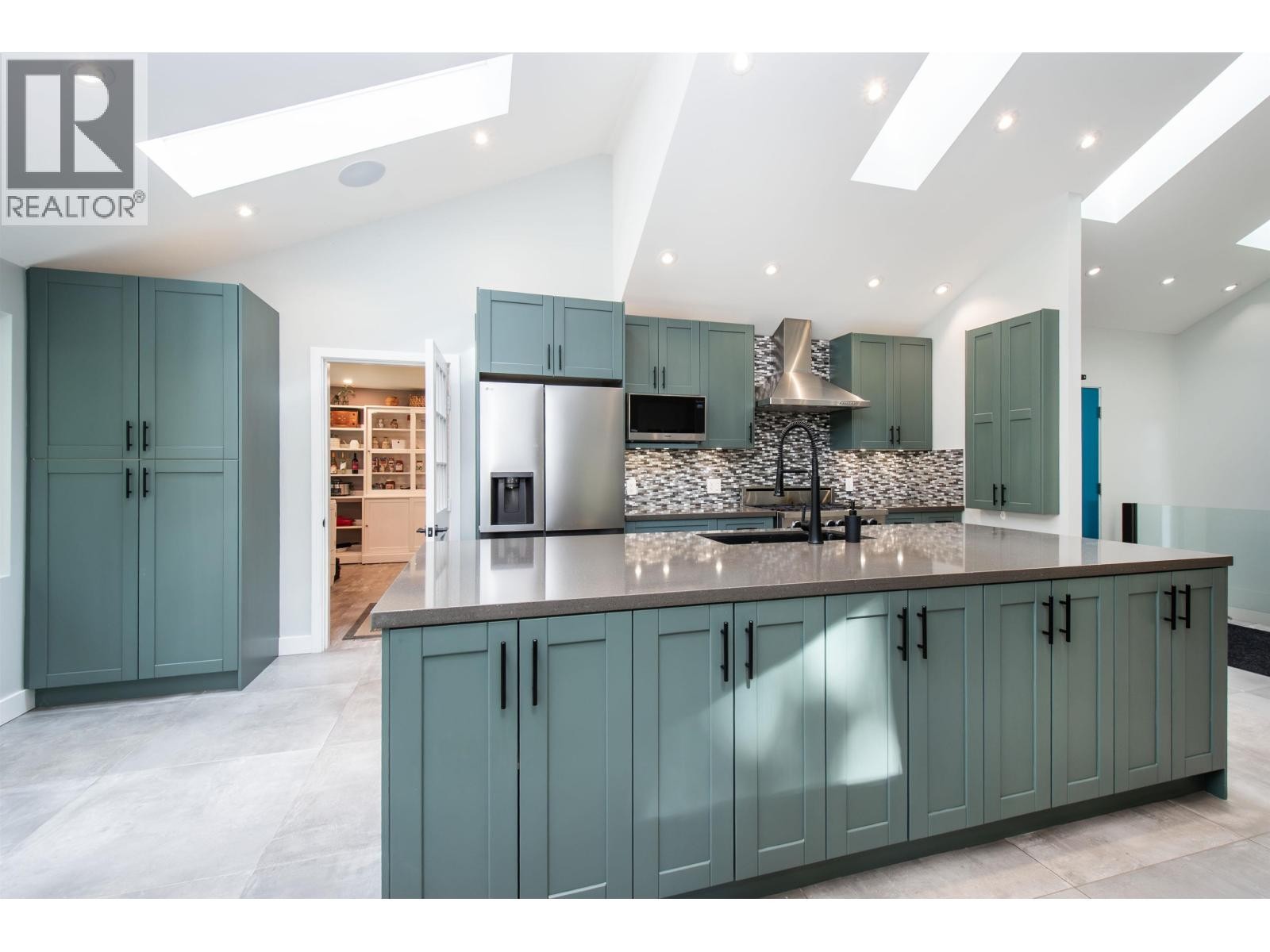 












2551 HYANNIS POINT

,
North Vancouver,




British Columbia
V7H1R9

