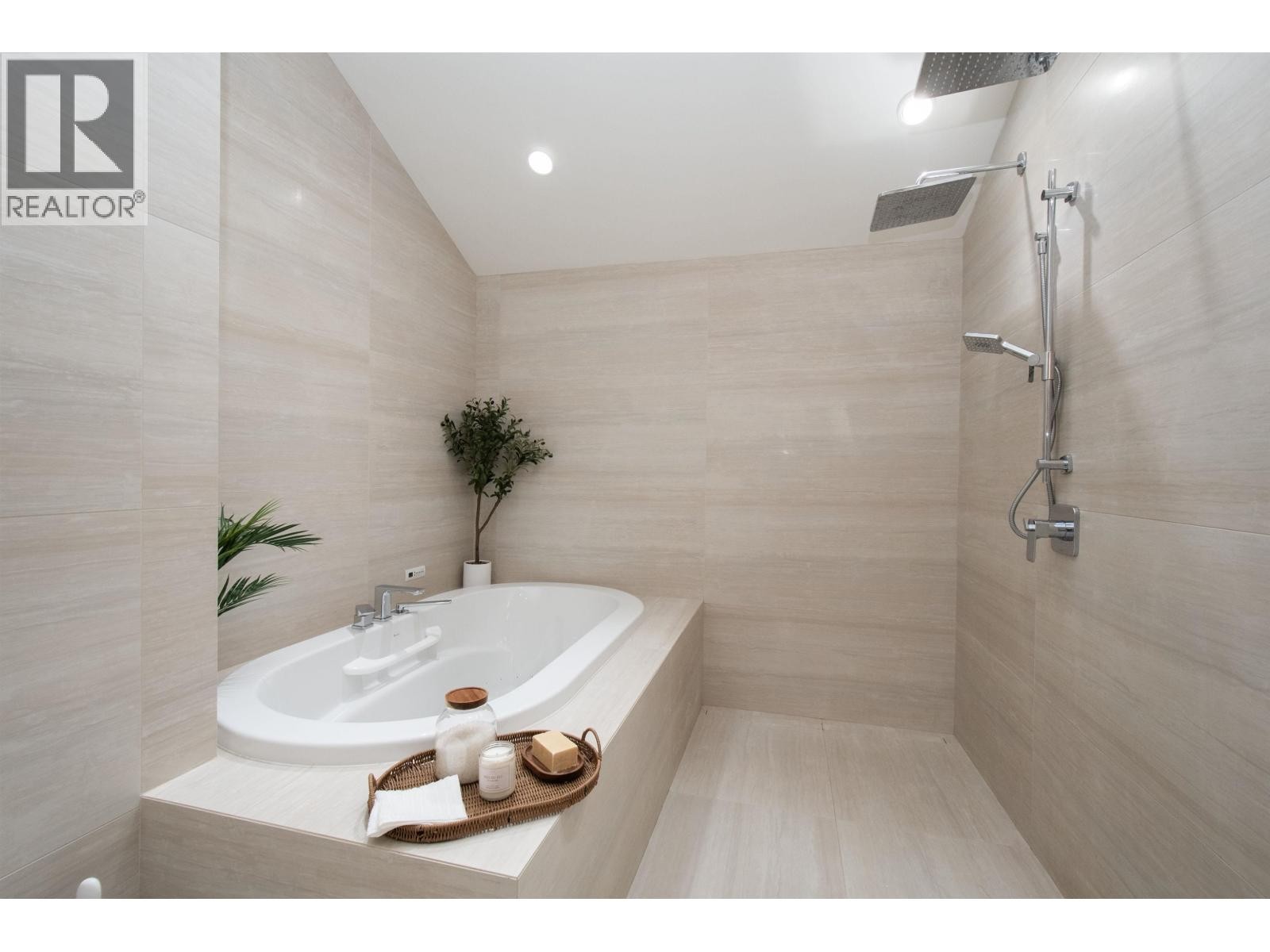 












2551 HYANNIS POINT

,
North Vancouver,




British Columbia
V7H1R9

