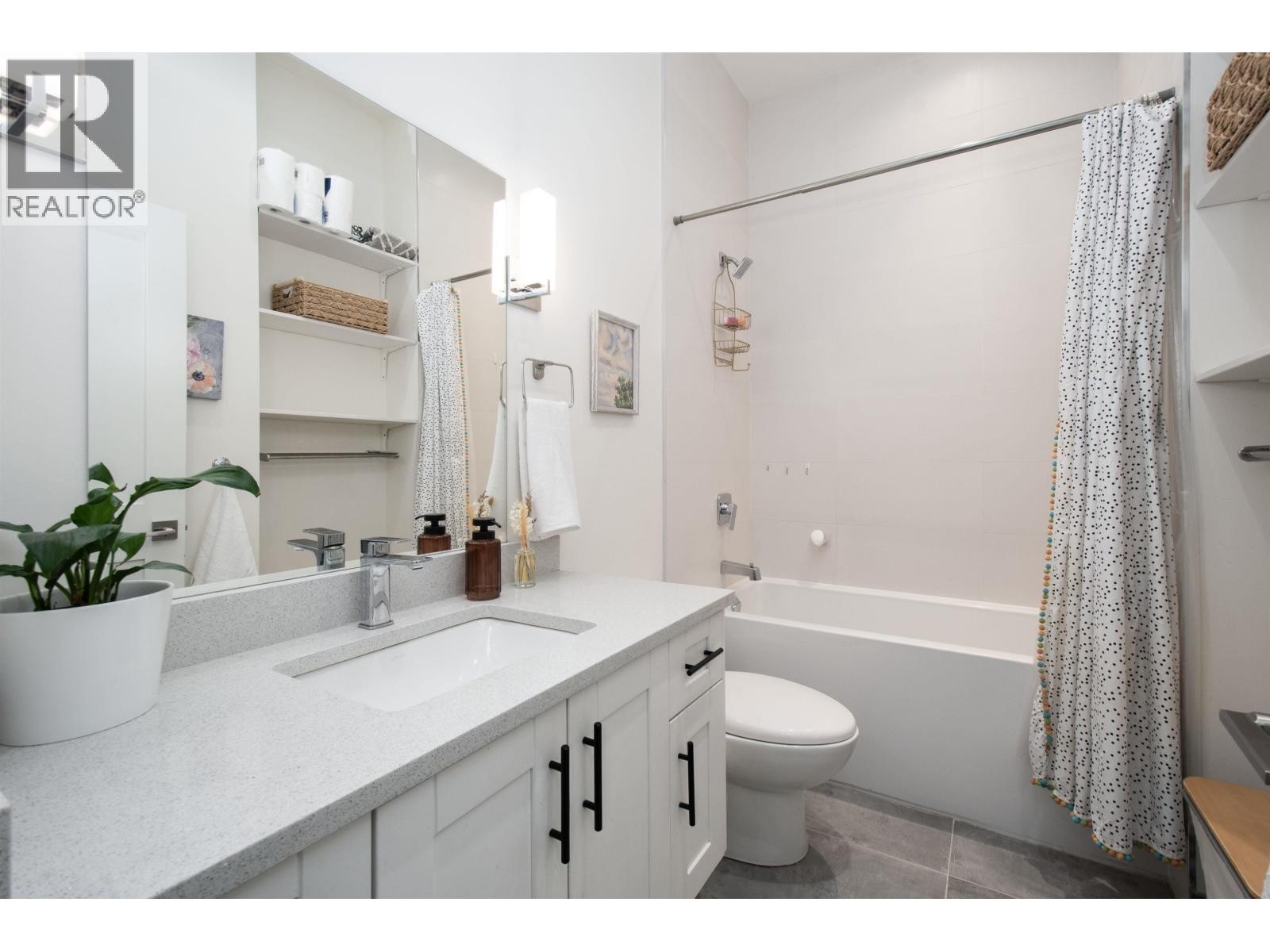 












2551 HYANNIS POINT

,
North Vancouver,




British Columbia
V7H1R9

