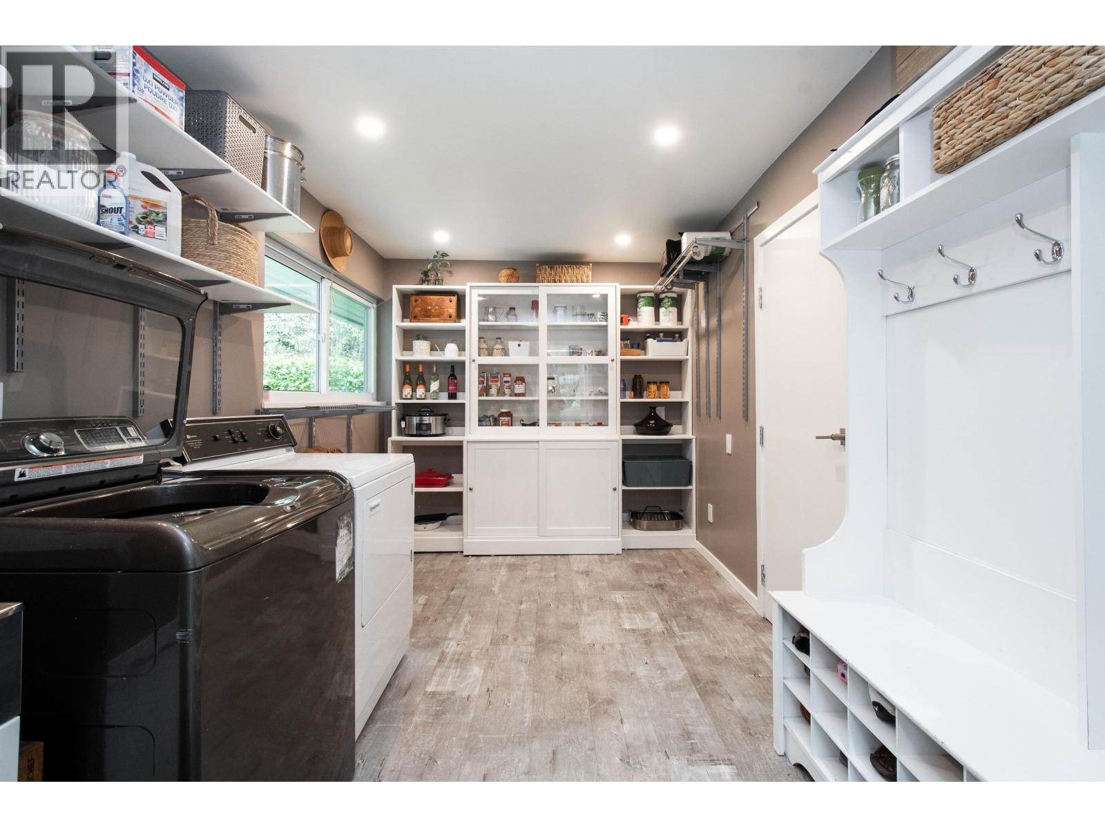 












2551 HYANNIS POINT

,
North Vancouver,




British Columbia
V7H1R9

