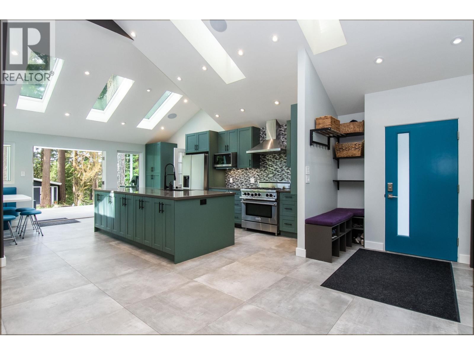 












2551 HYANNIS POINT

,
North Vancouver,




British Columbia
V7H1R9


