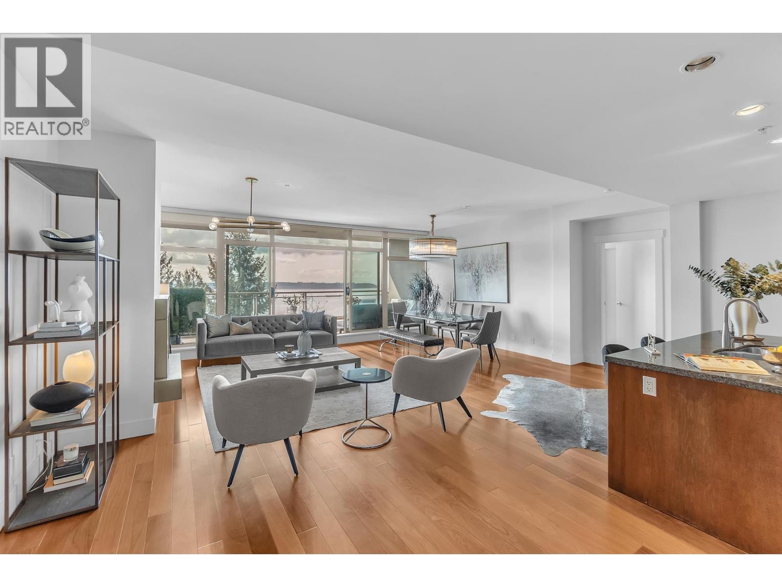 












702 3335 CYPRESS PLACE

,
West Vancouver,




British Columbia
V7S3J8

