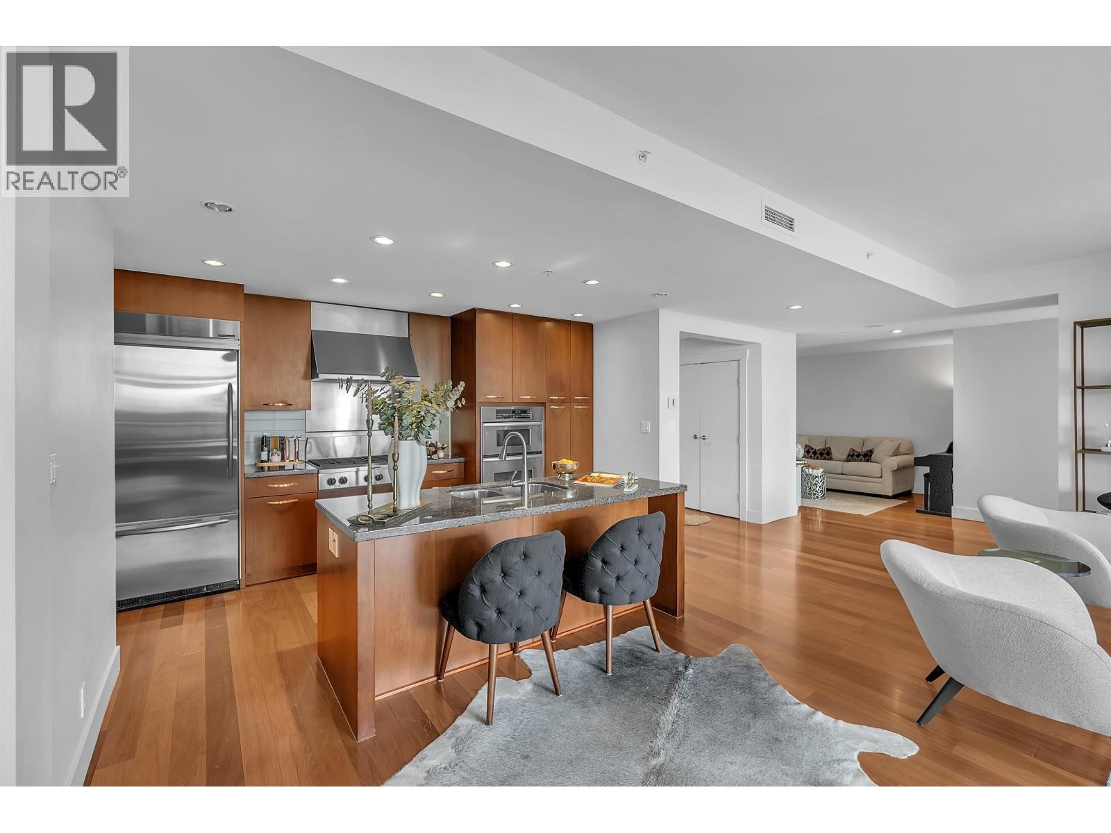 












702 3335 CYPRESS PLACE

,
West Vancouver,




British Columbia
V7S3J8

