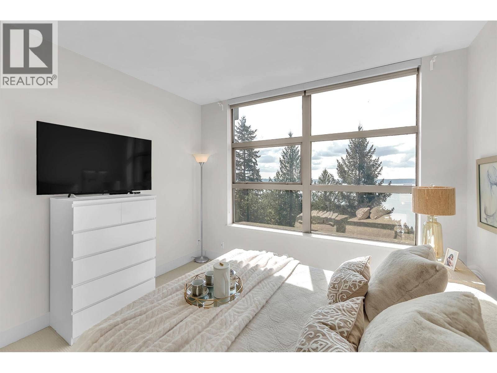 












702 3335 CYPRESS PLACE

,
West Vancouver,




British Columbia
V7S3J8

