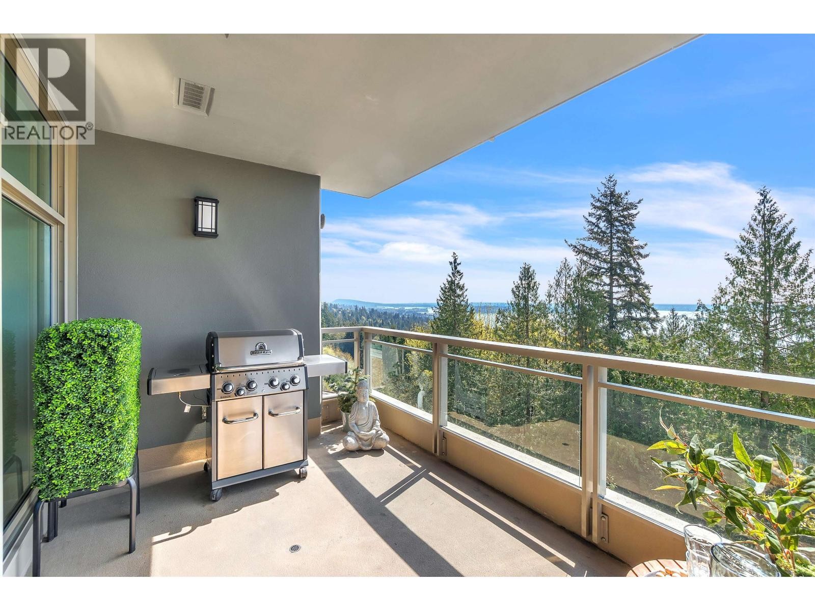 












702 3335 CYPRESS PLACE

,
West Vancouver,




British Columbia
V7S3J8

