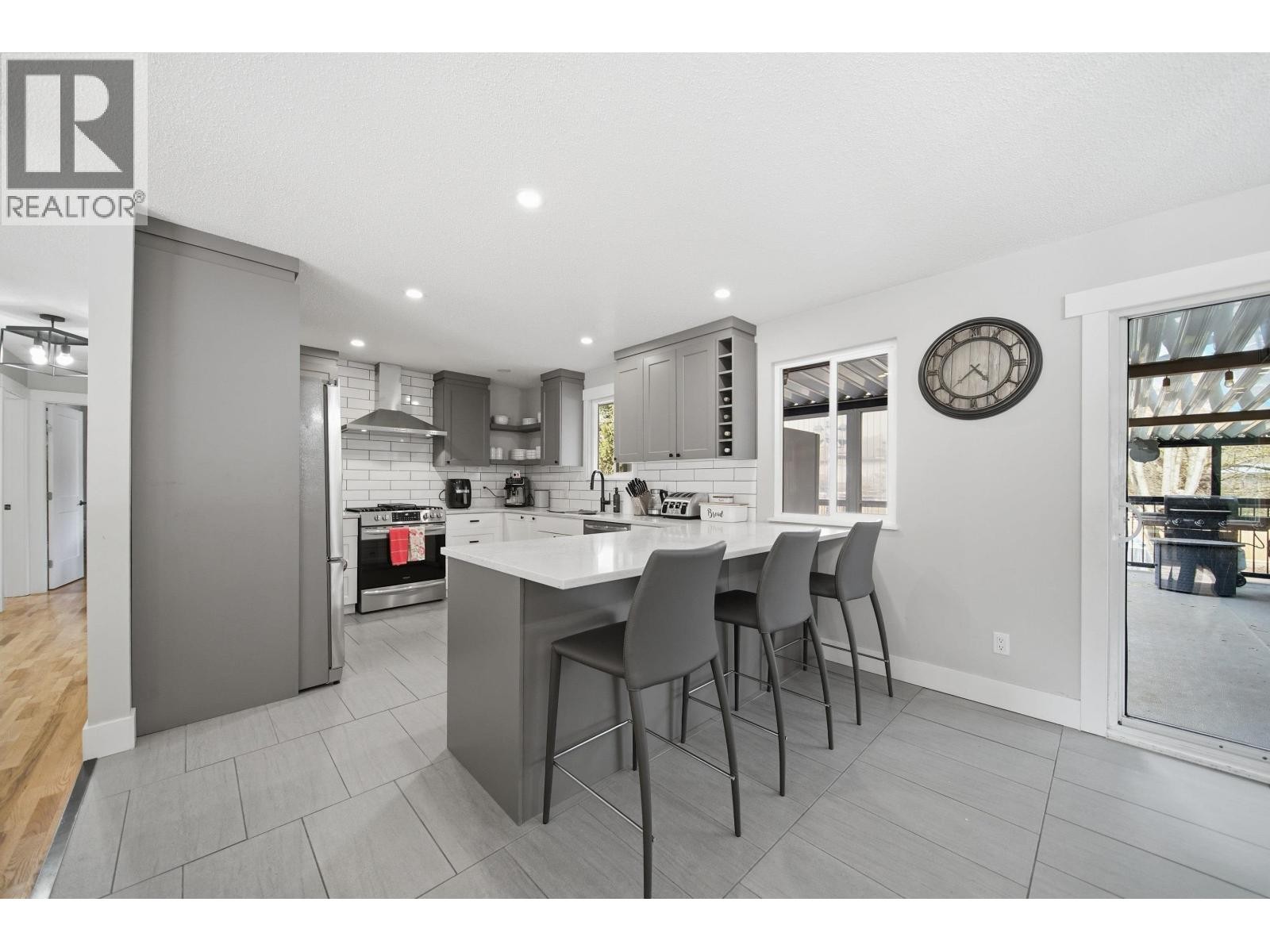 












21139 COOK AVENUE

,
Maple Ridge,




British Columbia
V2X7P7

