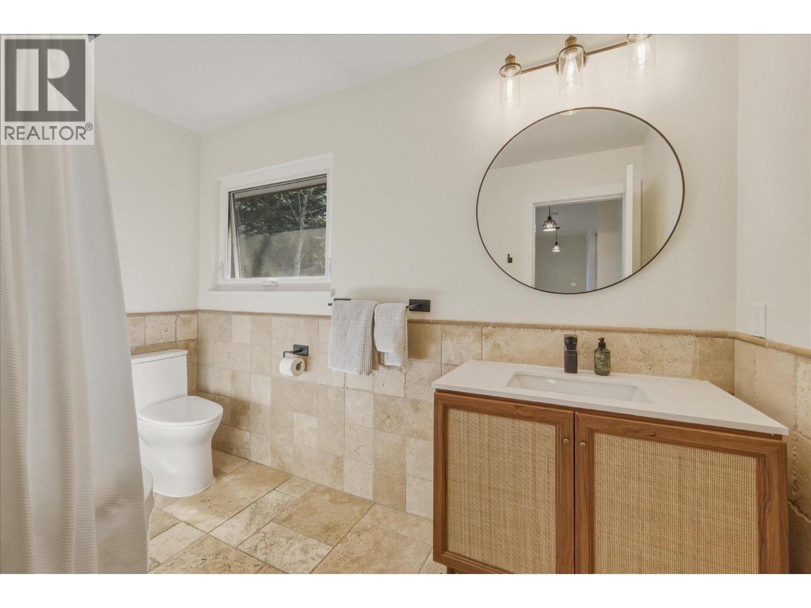 












2640 RHUM & EIGG DRIVE

,
Squamish,




British Columbia
V8B0G1

