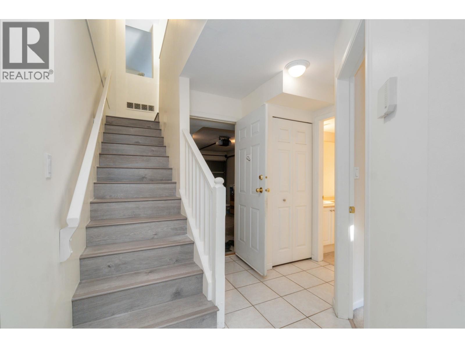 












60 11571 THORPE ROAD

,
Richmond,




British Columbia
V6X1J5

