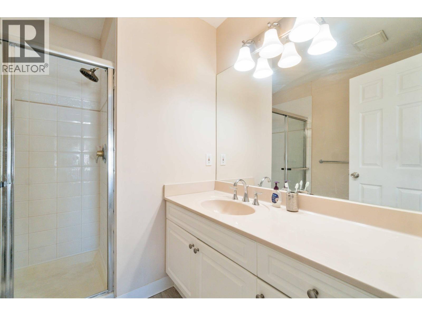 












60 11571 THORPE ROAD

,
Richmond,




British Columbia
V6X1J5

