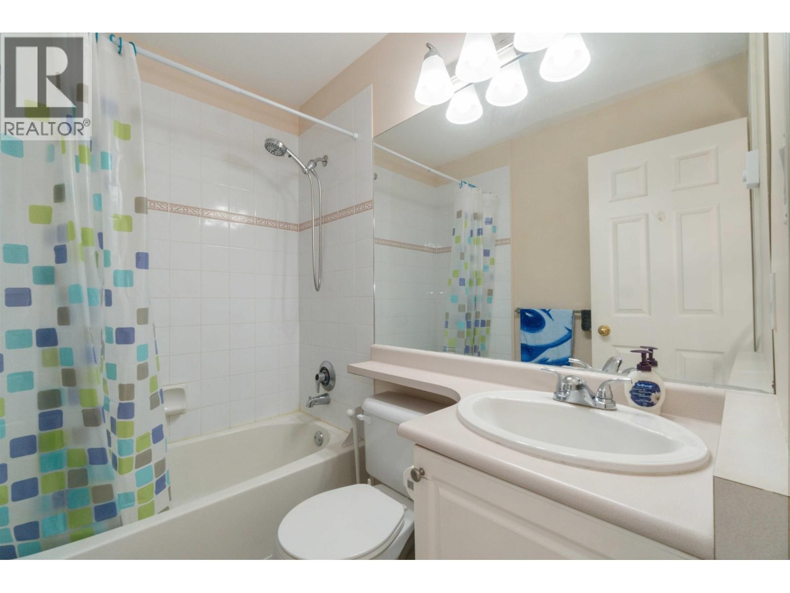 












60 11571 THORPE ROAD

,
Richmond,




British Columbia
V6X1J5

