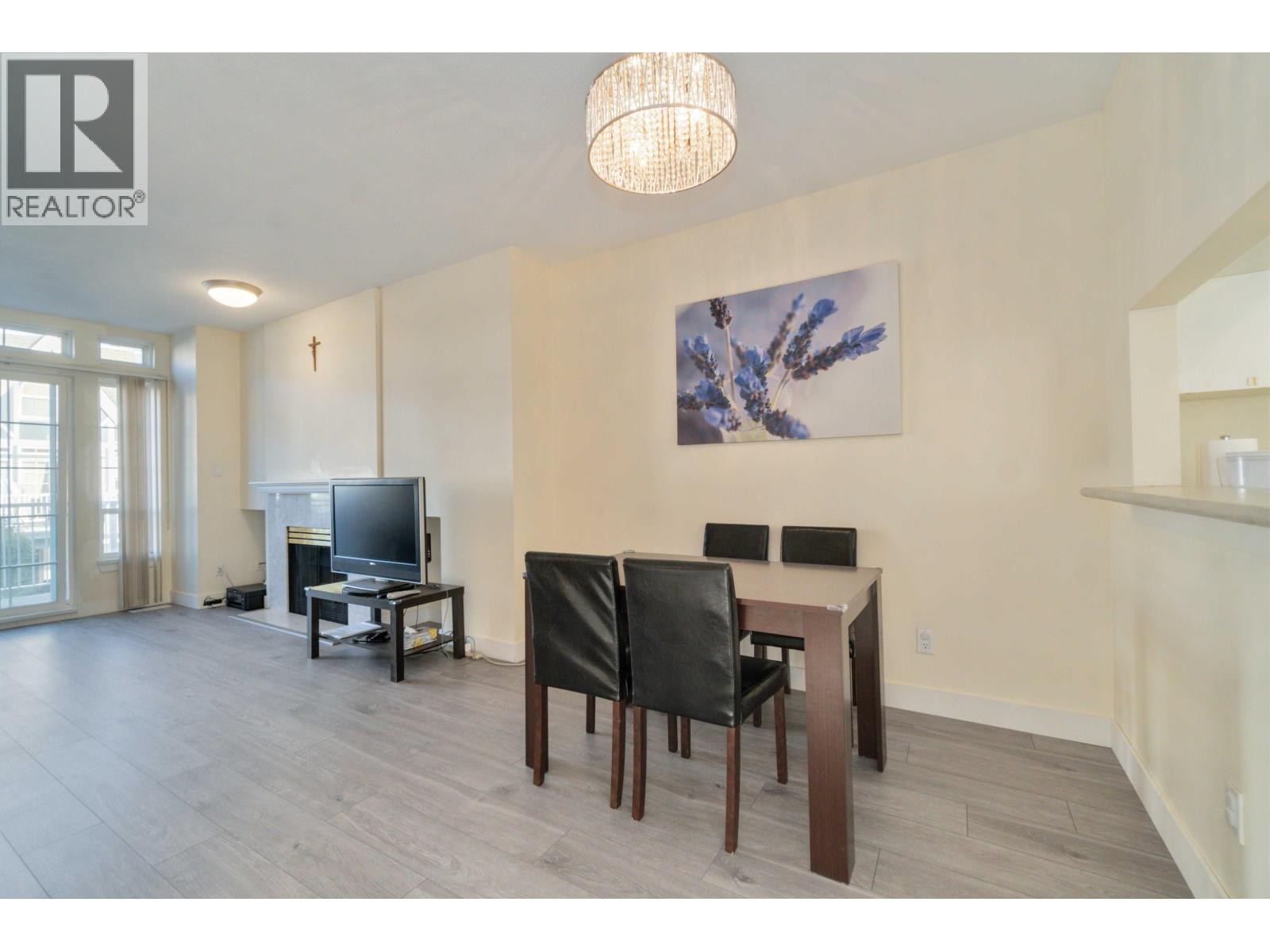 












60 11571 THORPE ROAD

,
Richmond,




British Columbia
V6X1J5

